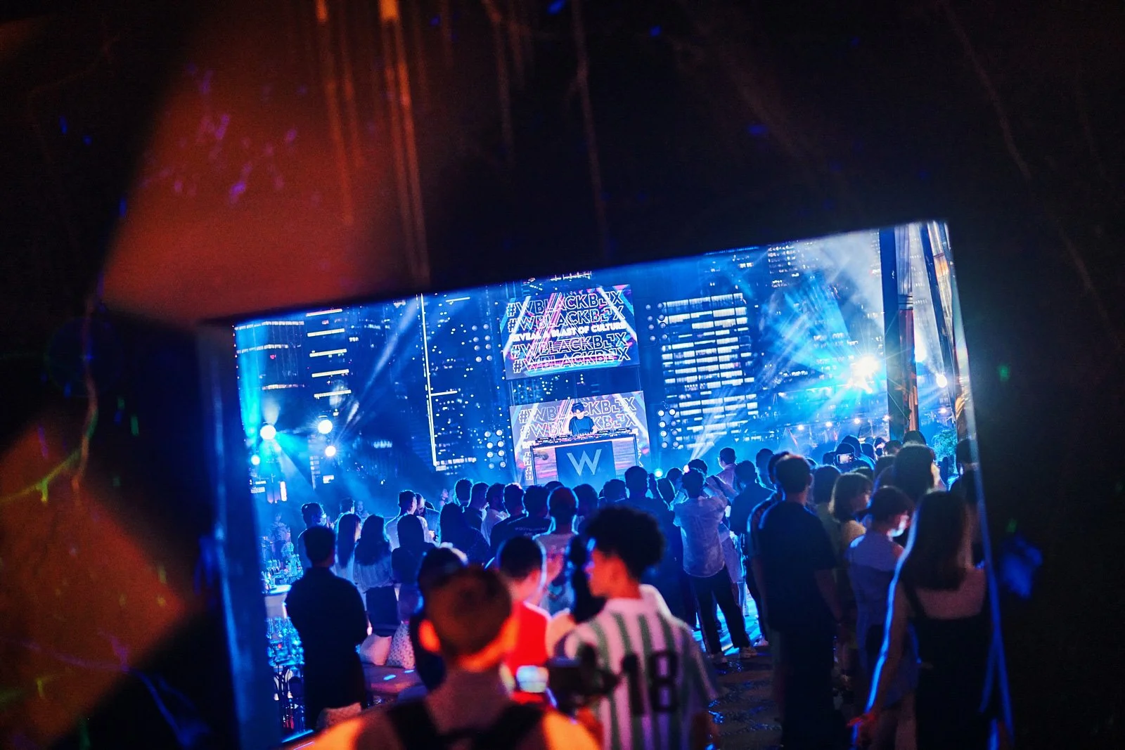 event-photography-shanghai-live-concert-crowd-stage-lighting-dave.jpg