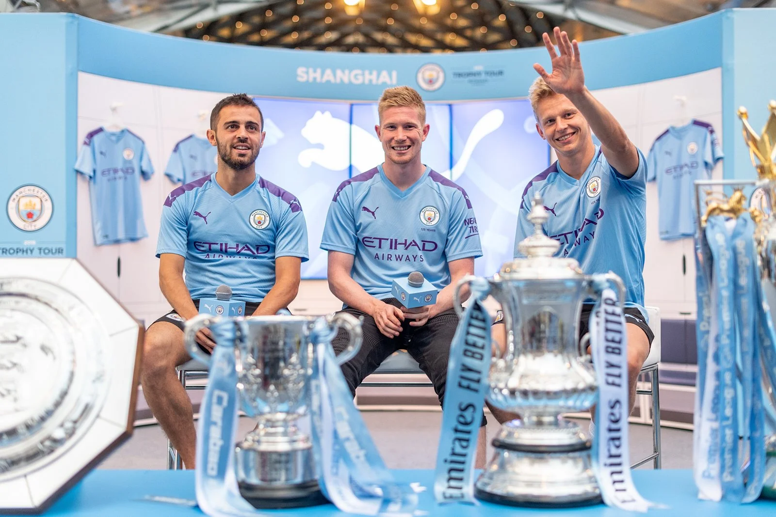 sports-event-photography-shanghai-football-brand-activation-trophies-dave.jpg