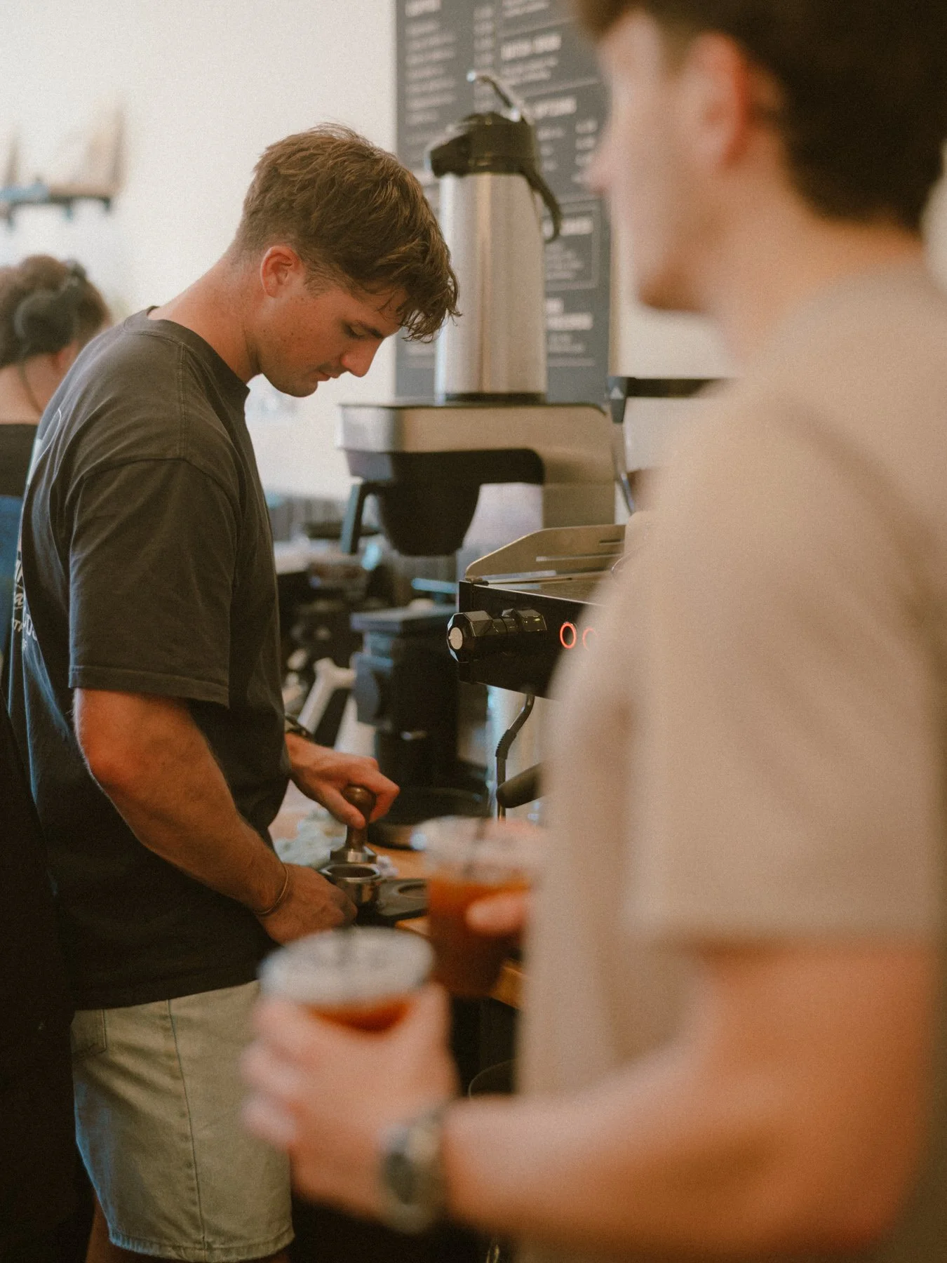 food-photography-glasgow-barista-coffee-machine-preparation-anthony.jpg