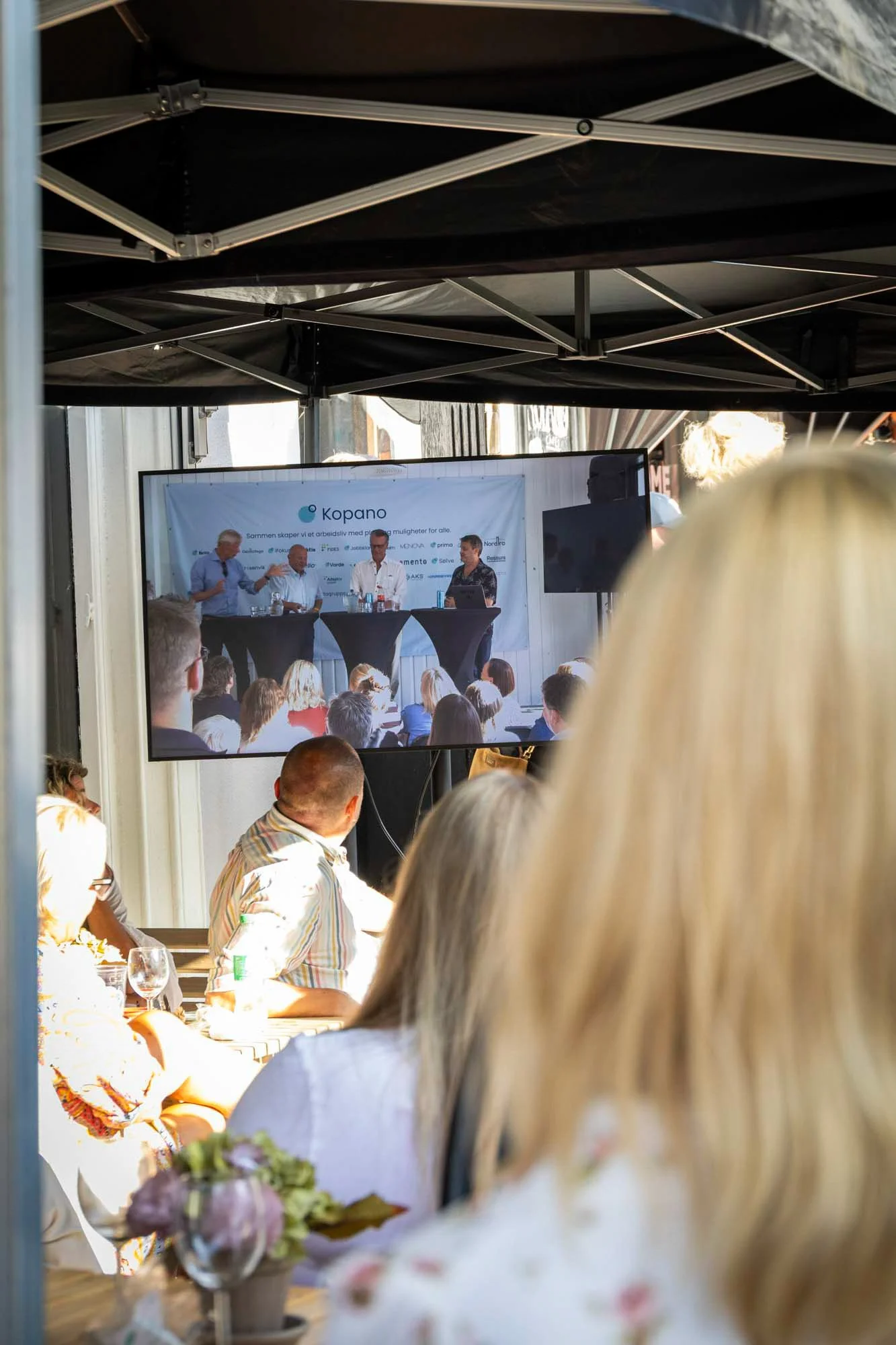 conference-photography-oslo-business-panel-audience-event-thea.jpg