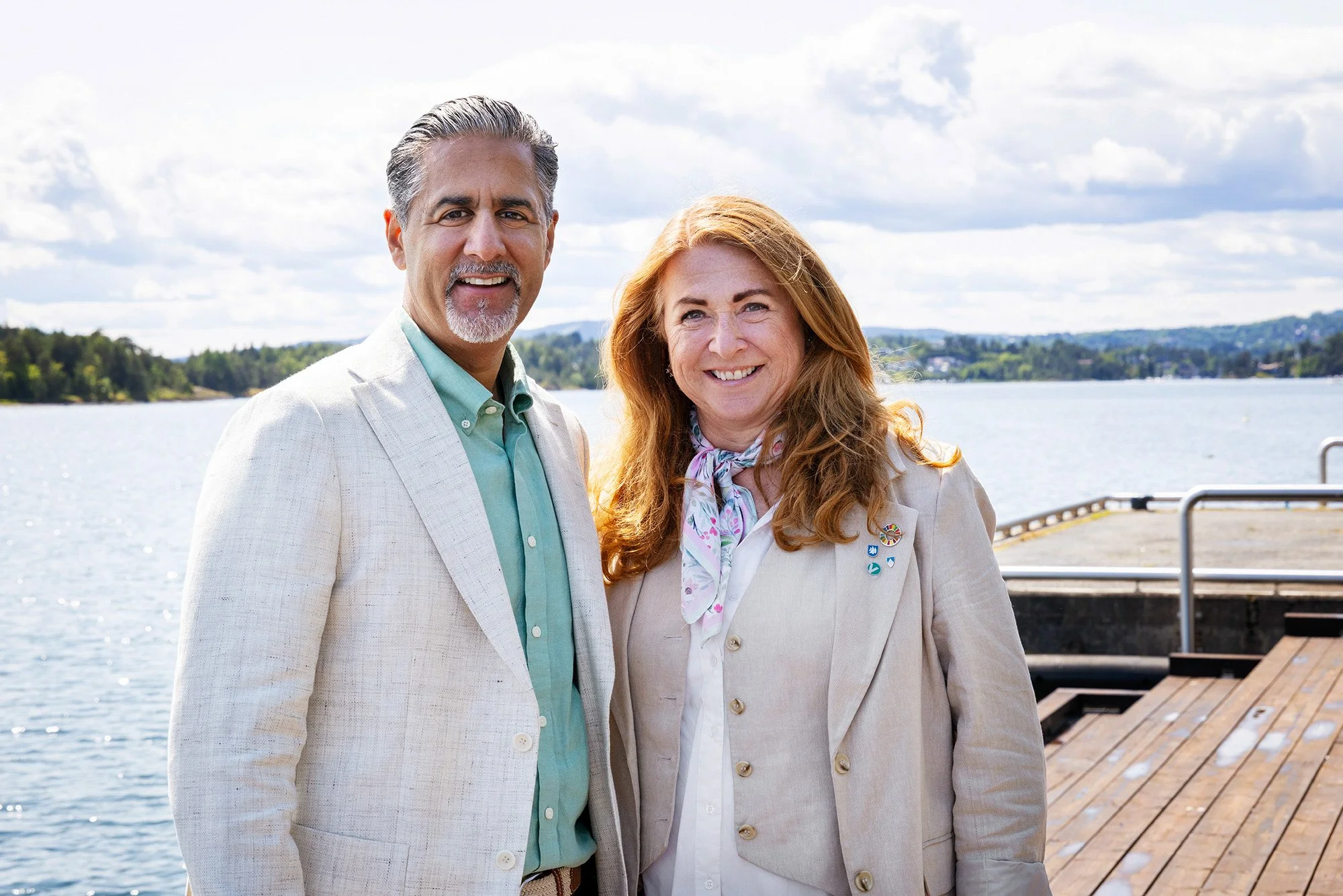 event-photography-oslo-couple-portrait-lakeside-event-thea.jpg