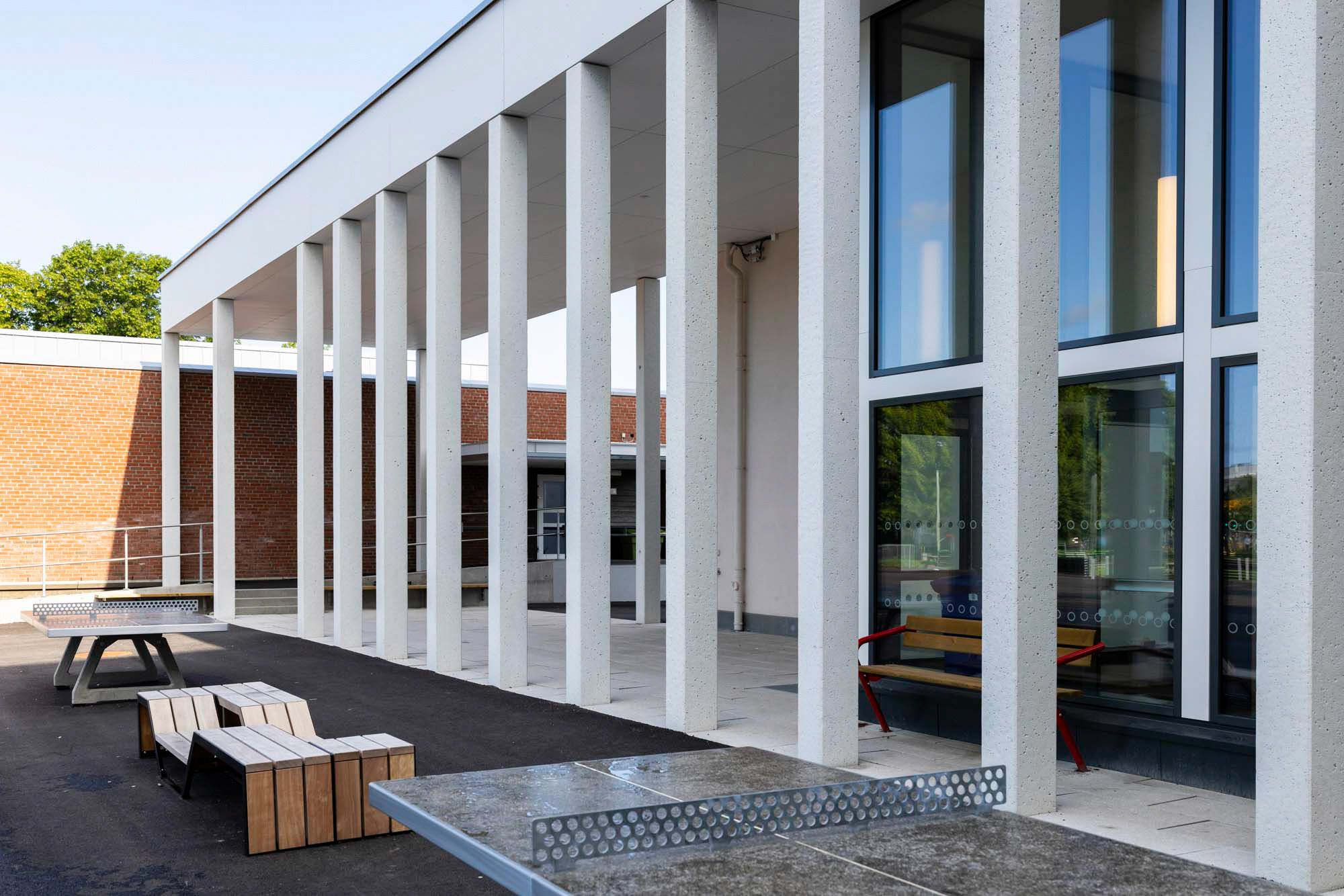 architectural-photography-oslo-modern-building-exterior-columns-thea.jpg