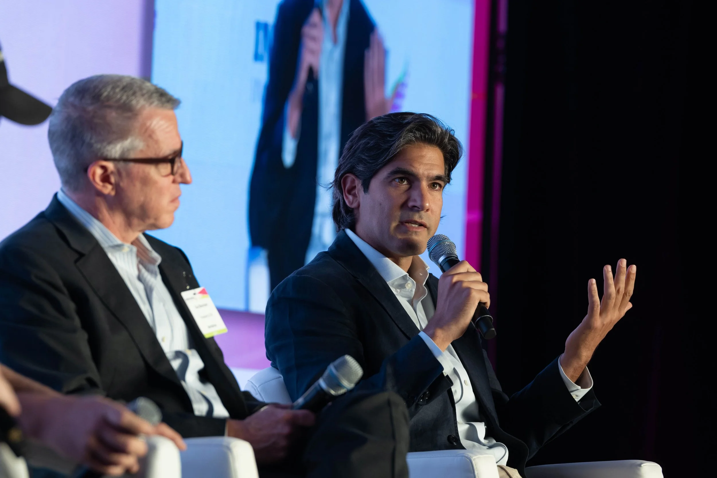 conference-photography-nyc-panel-speakers-business-session-neil.jpg