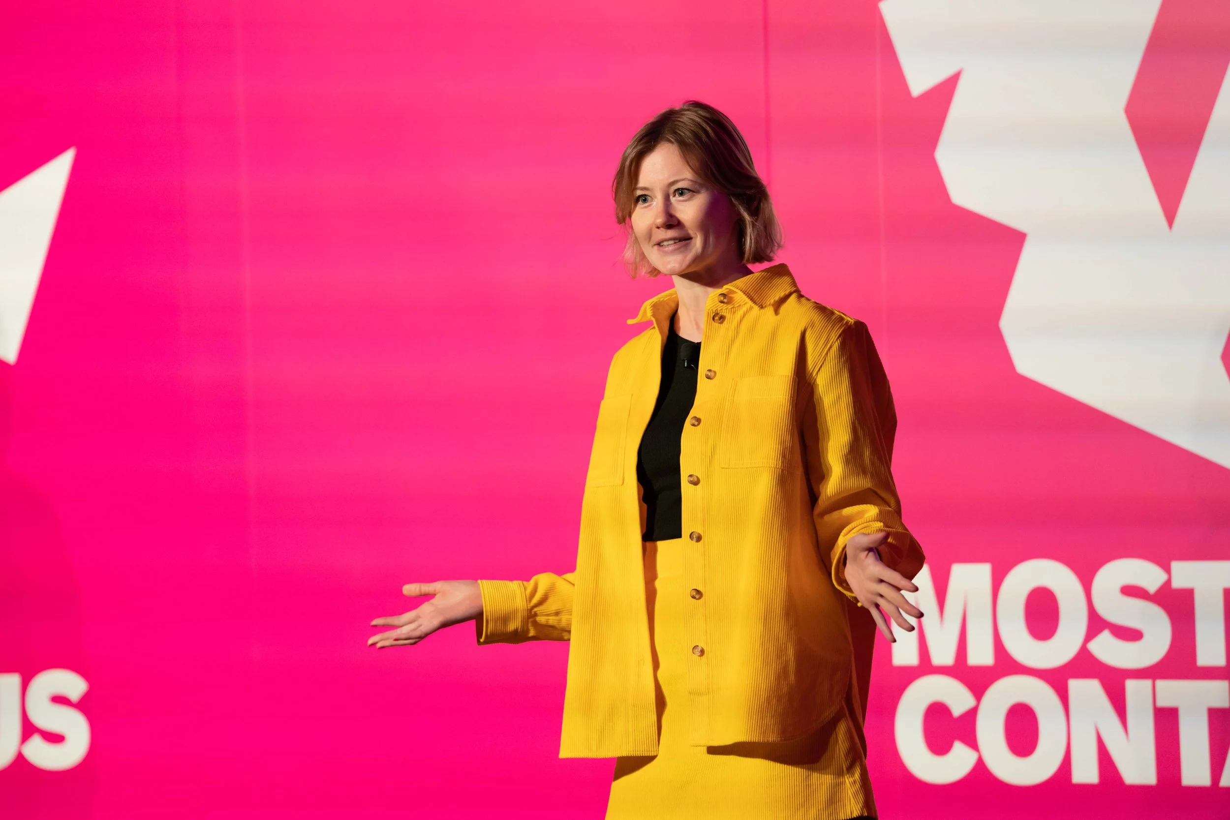 conference-photography-nyc-female-keynote-speaker-stage-neil.jpg