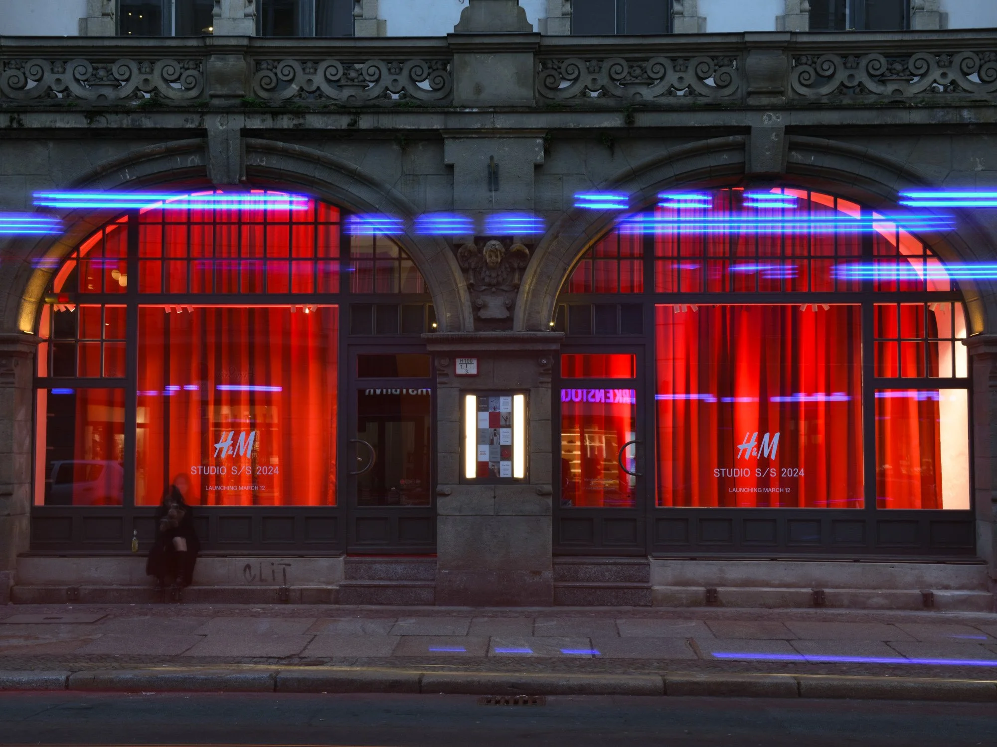 event-photography-berlin-venue-exterior-light-installation-till.jpg