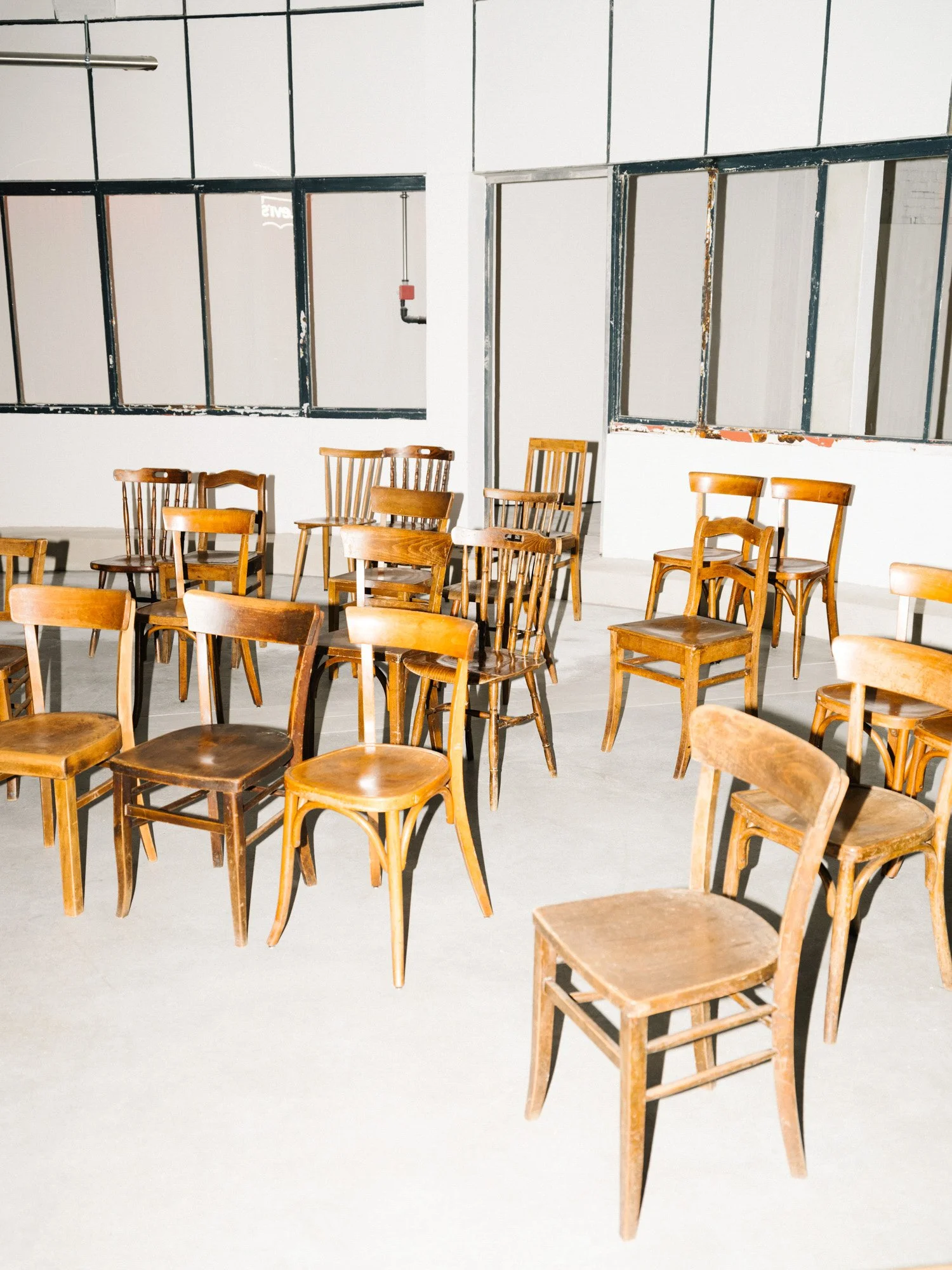 event-photography-berlin-chair-layout-venue-detail-till.jpg