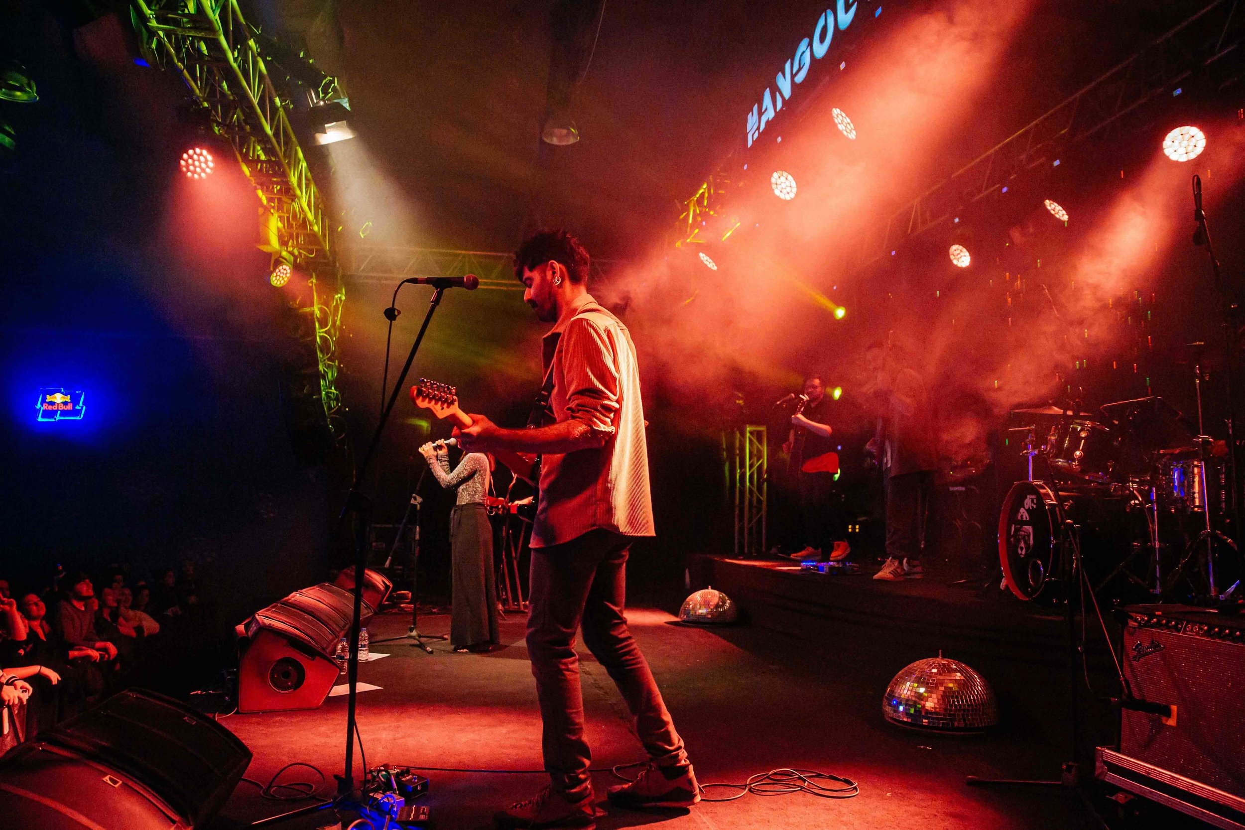 event-photography-istanbul-live-music-performance-stage-ece.jpg
