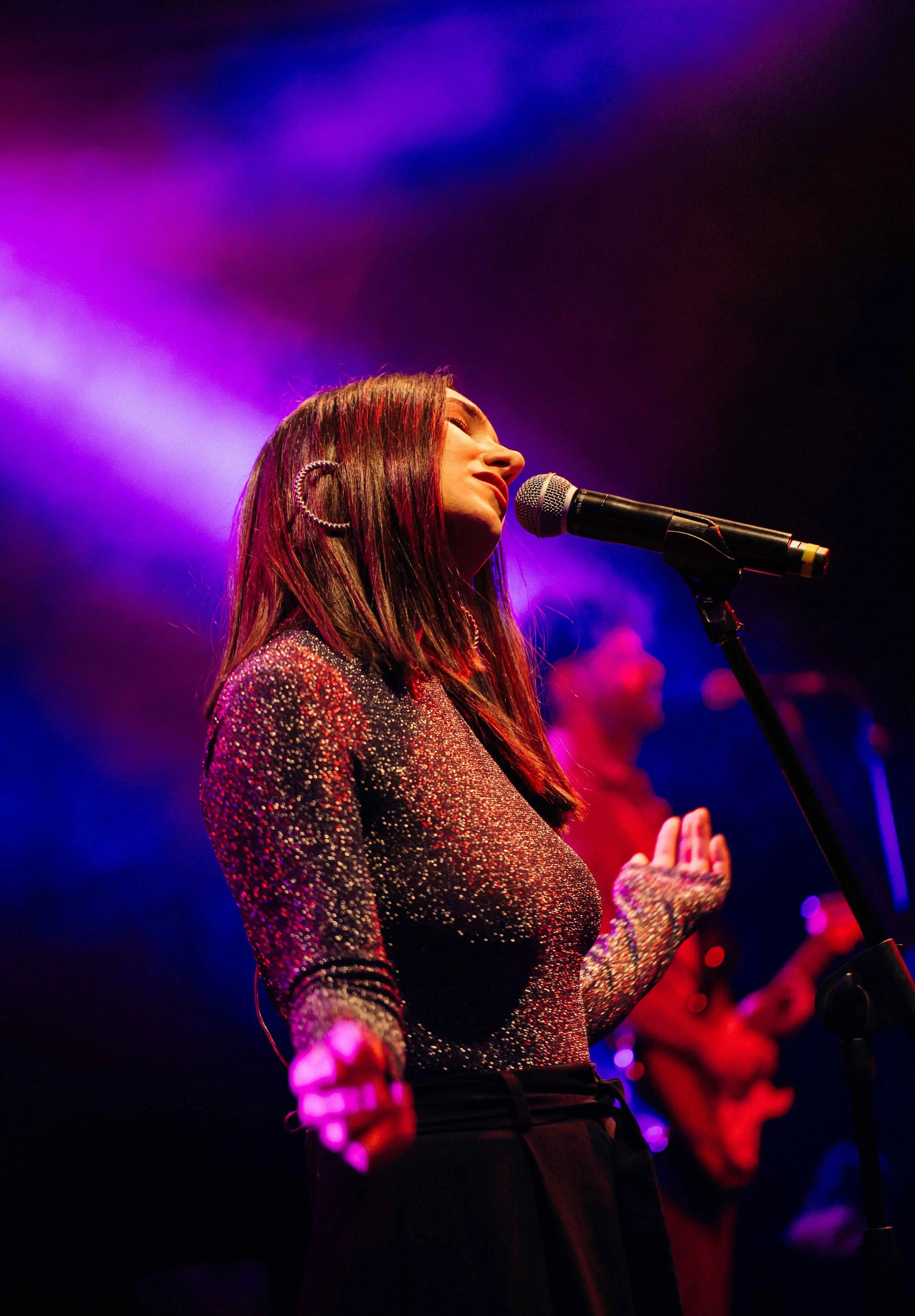 event-photography-istanbul-live-singer-entertainment-event-ece.jpg