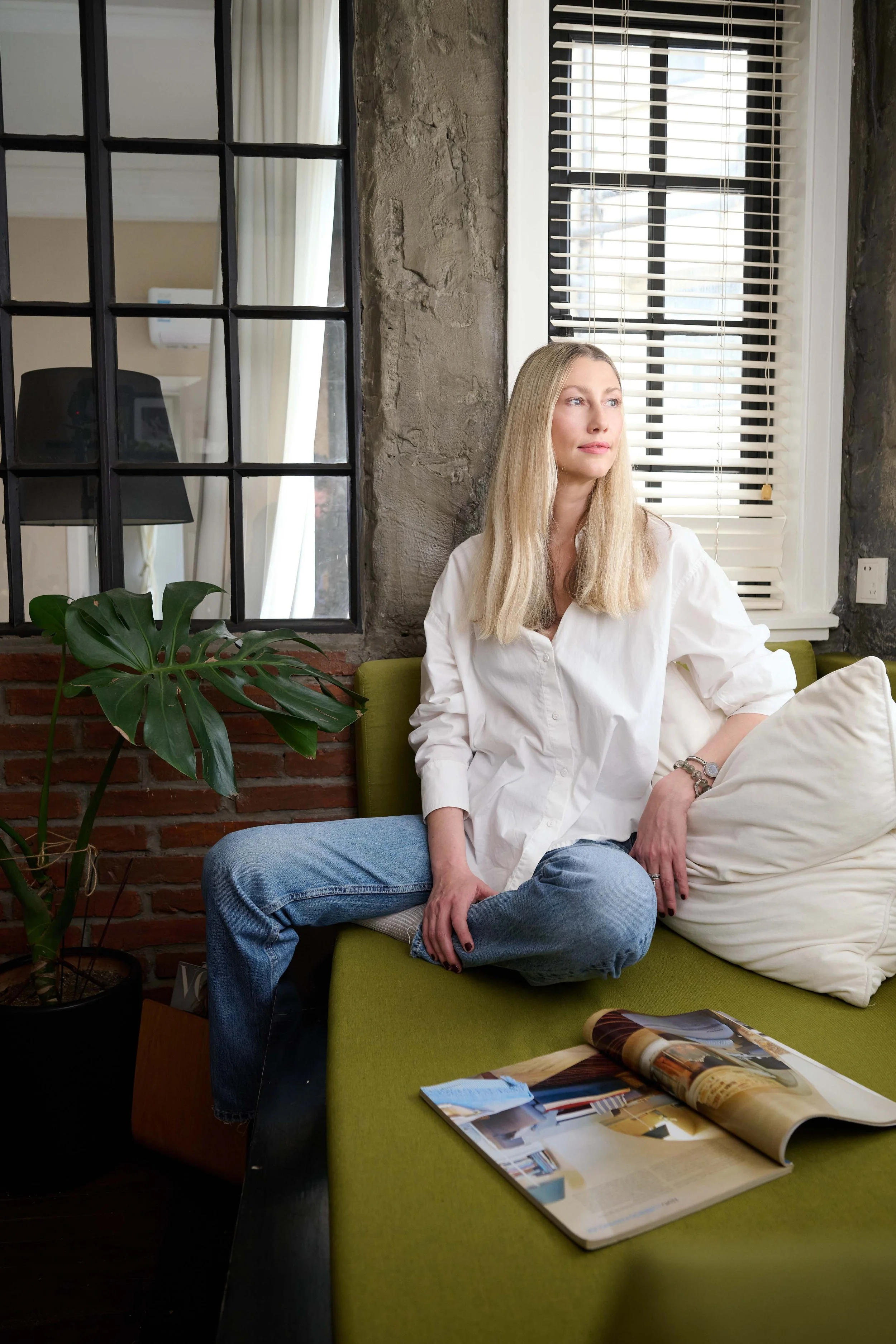 lifestyle-photography-shanghai-editorial-portrait-interior-brandon.jpg