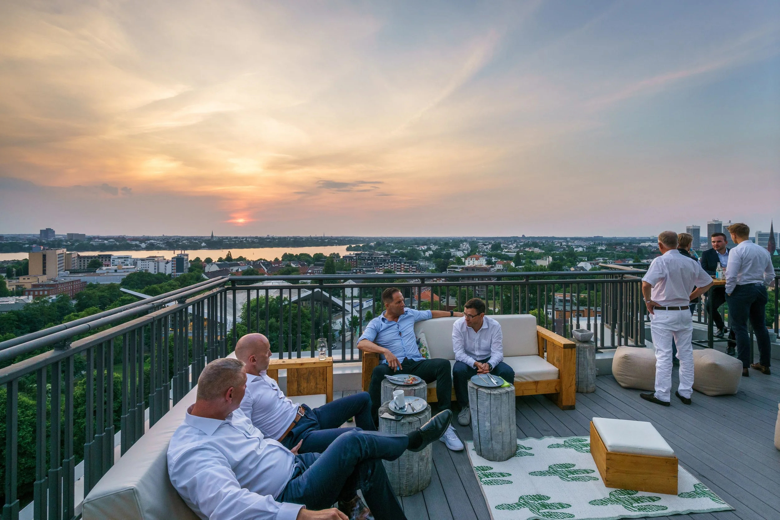 event-photography-hamburg-rooftop-networking-sunset-marc.jpg