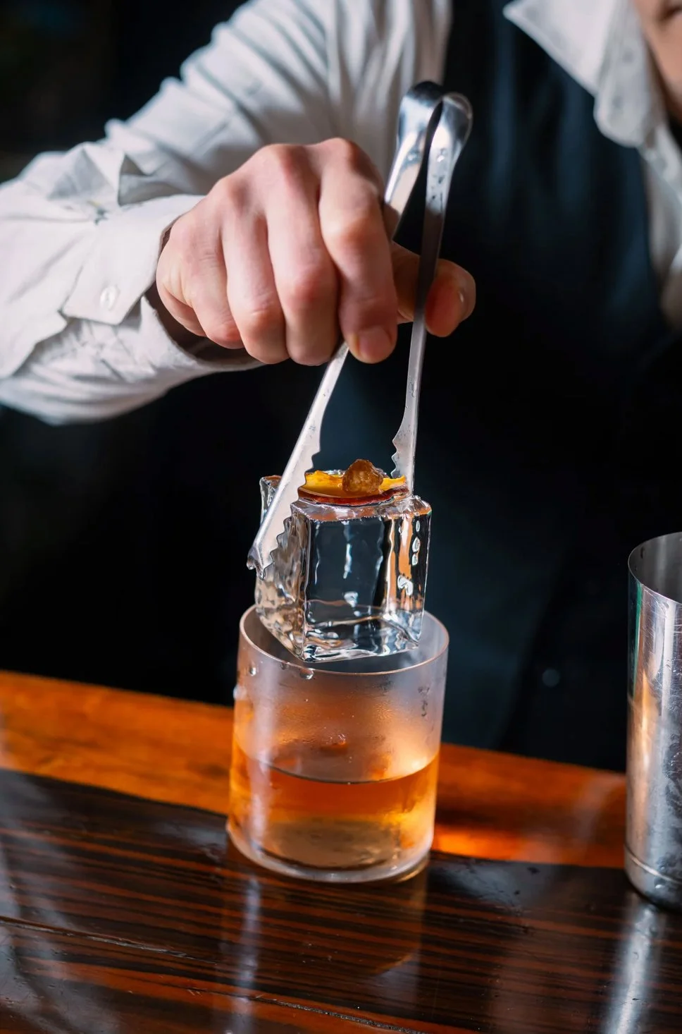 food-photography-stockholm-craft-cocktail-preparation-yannick.jpg