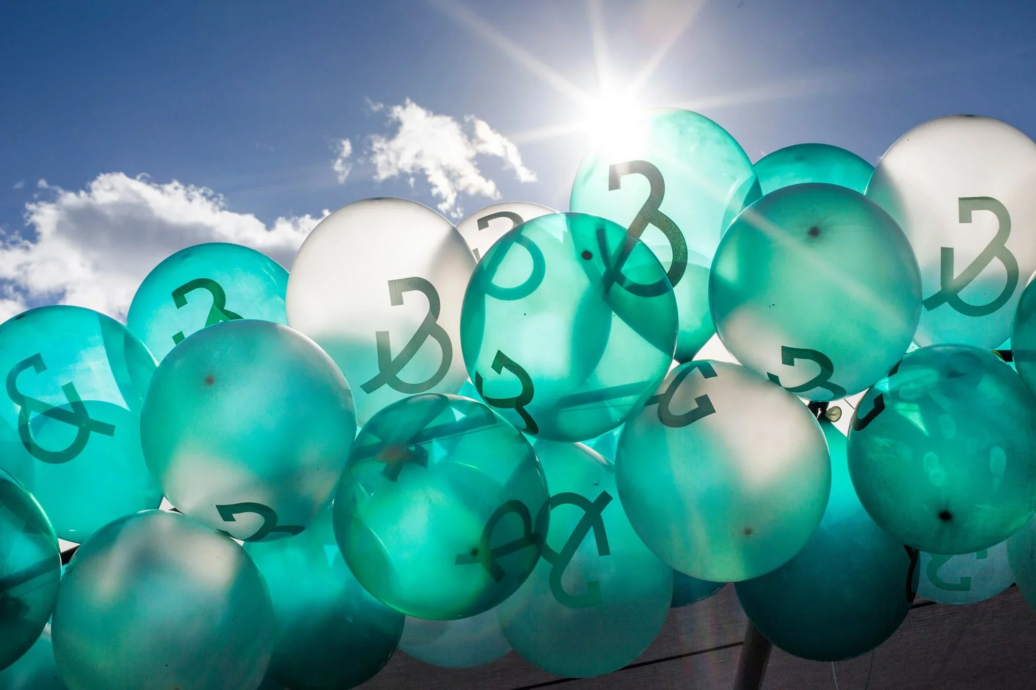 event-photography-stockholm-branded-balloon-installation-liza.jpg