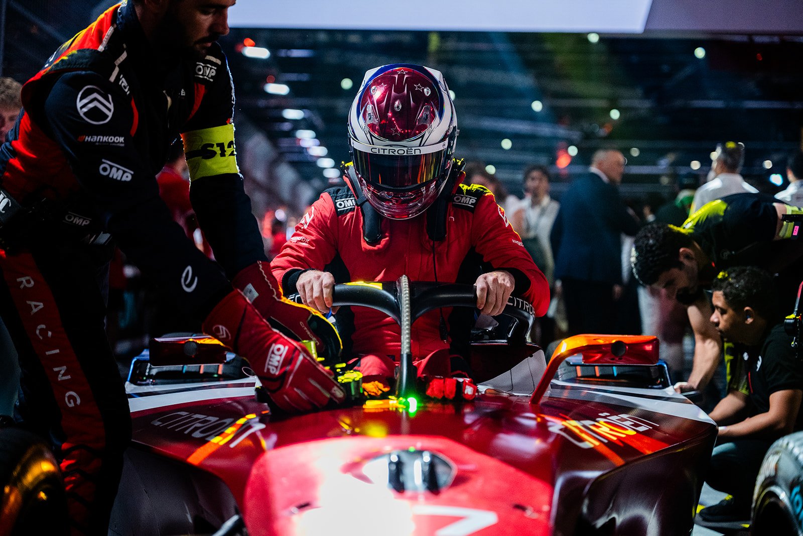 formula-e-london-race-driver-cockpit-team-preparation.jpg