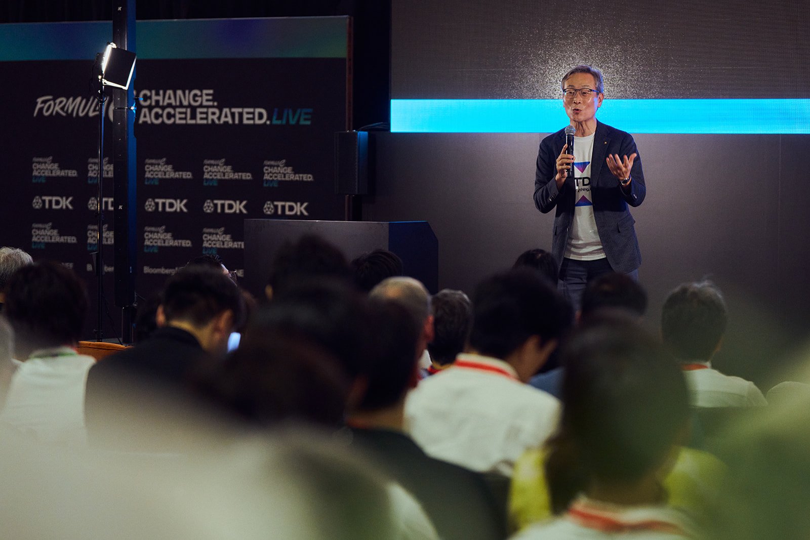 formula-e-tokyo-event-speaker-audience-presentation.jpg