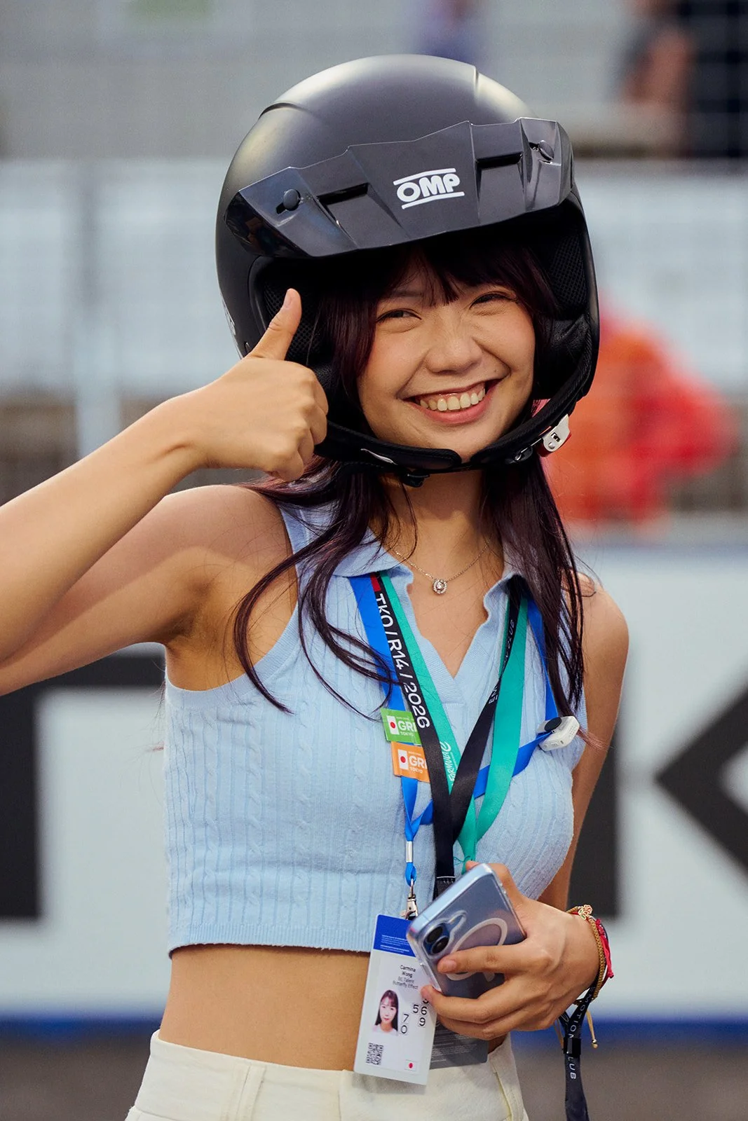 formula-e-tokyo-event-guest-trying-racing-helmet.jpg