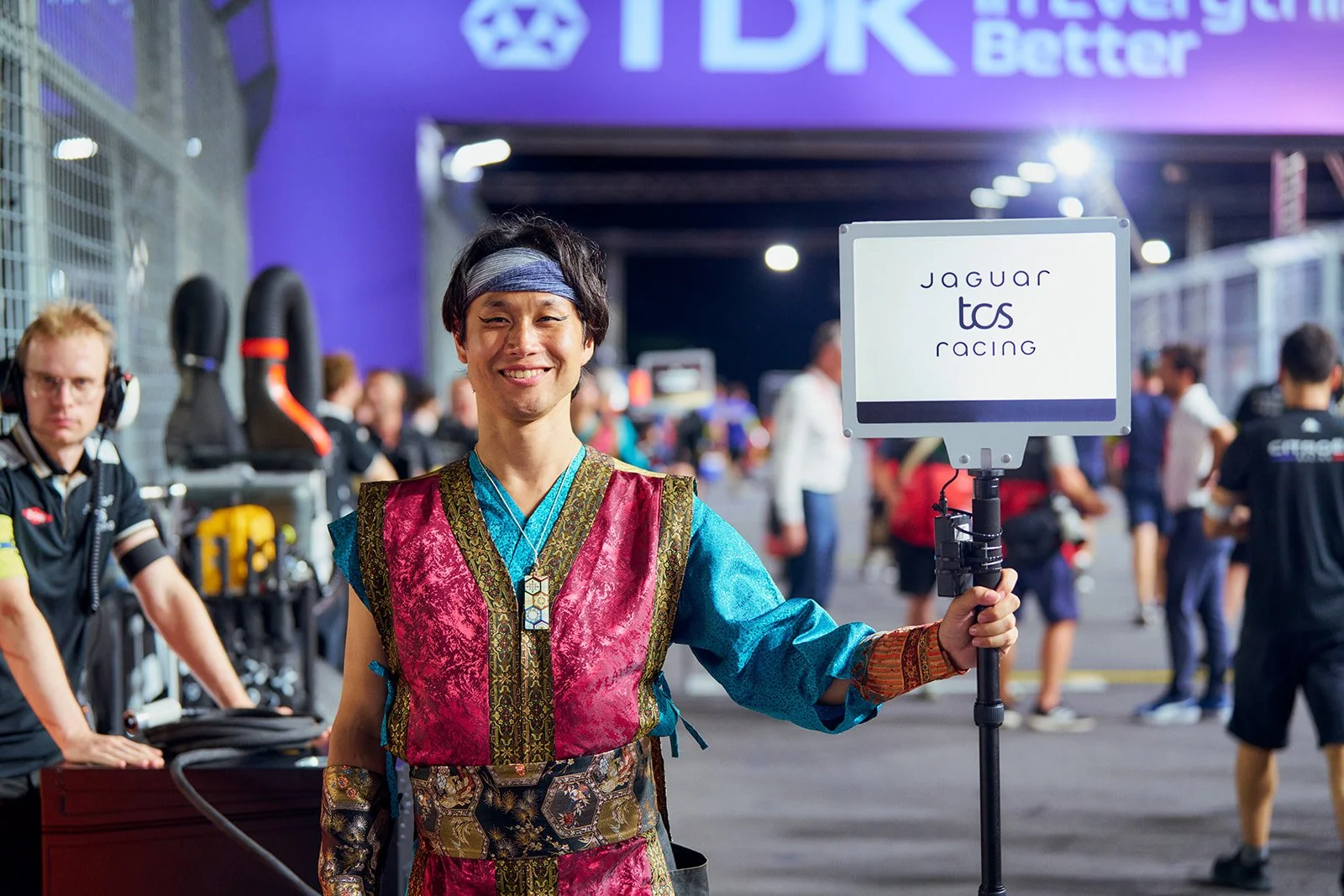 formula-e-tokyo-event-costumed-guest-video-interview.jpg