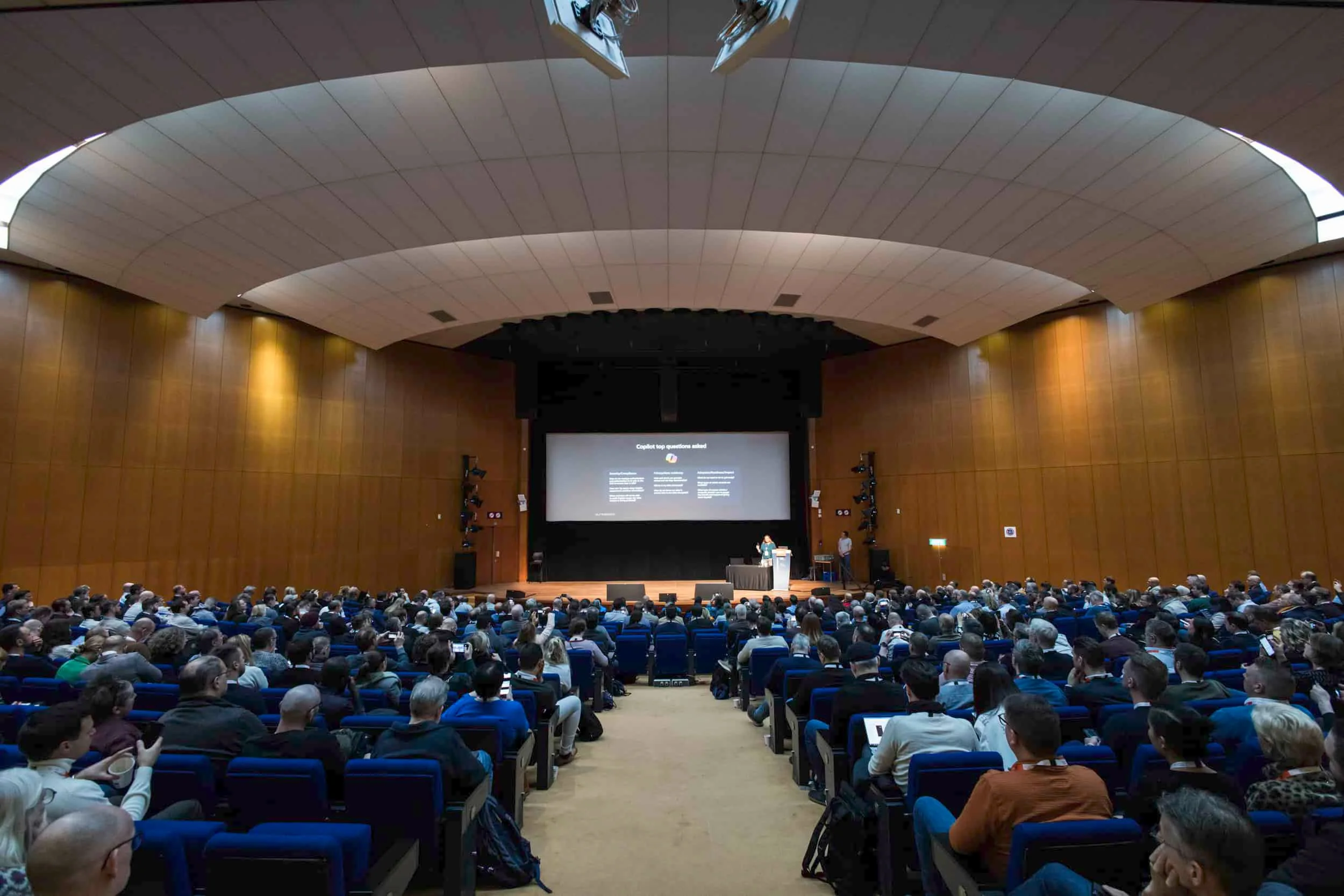 conference-photography-copenhagen-keynote-audience-mattia.jpg