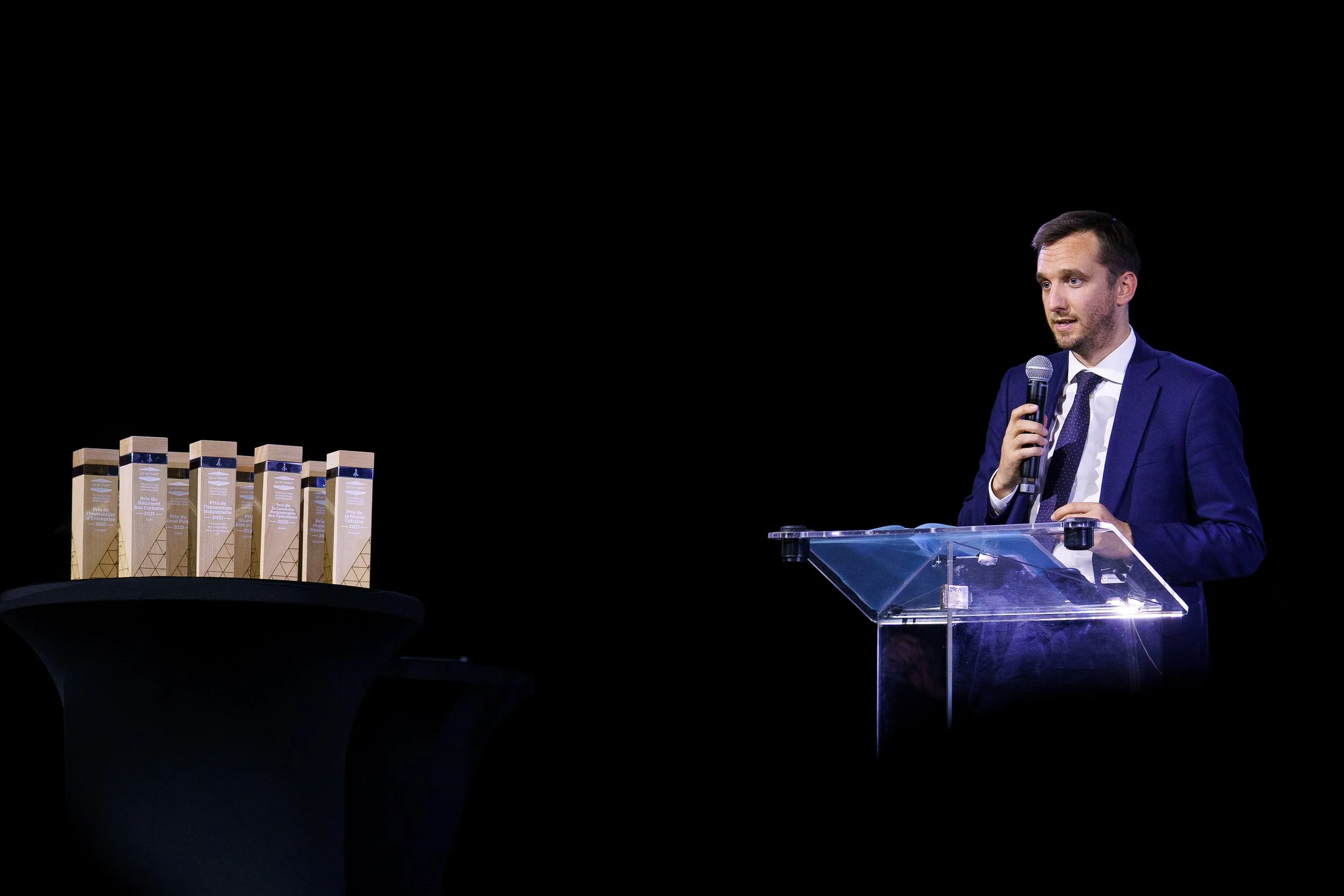 conference-photography-boston-keynote-speaker-podium-leo-paul.jpg