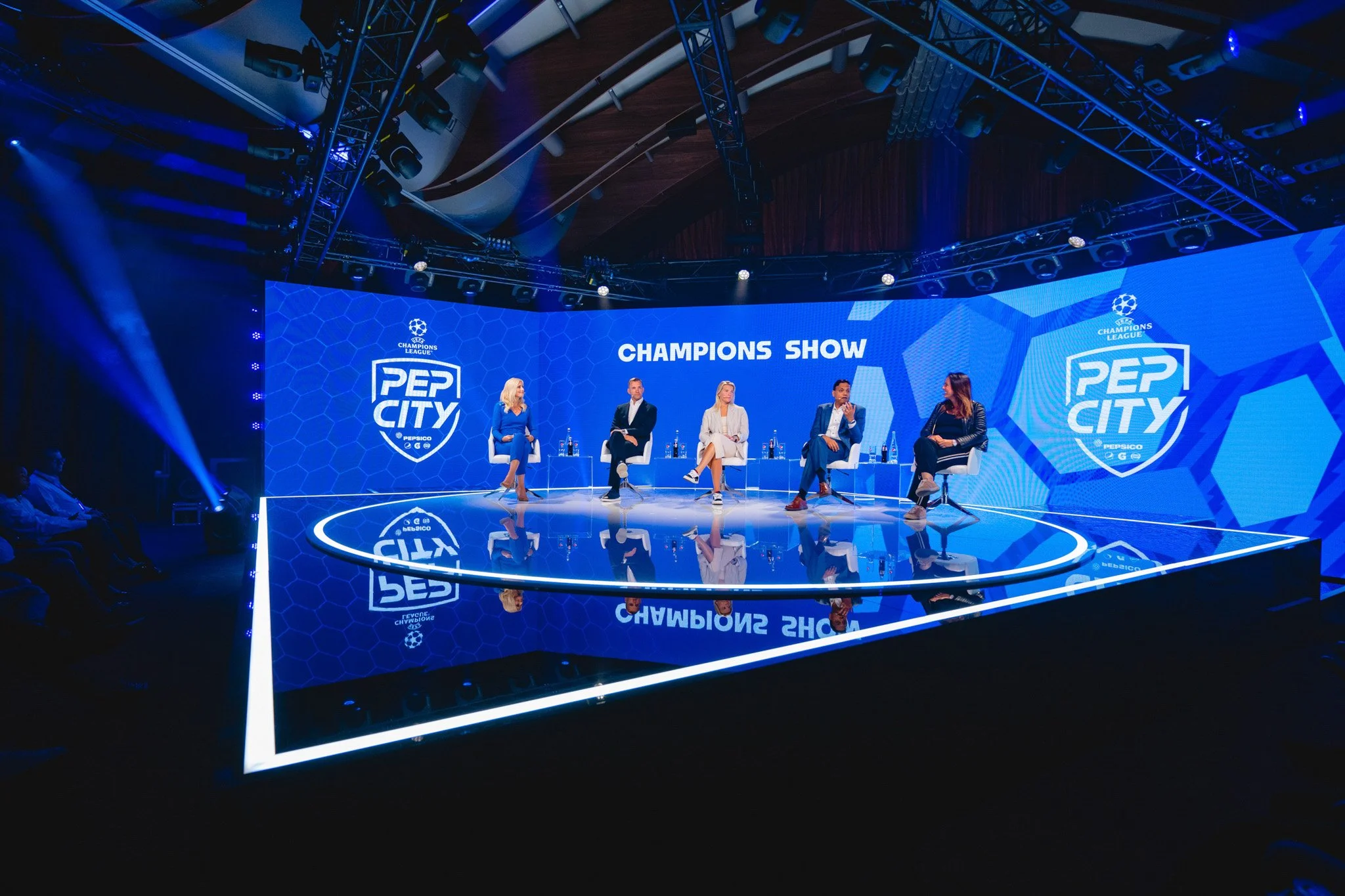 conference-photography-london-live-stage-panel-chris.jpg