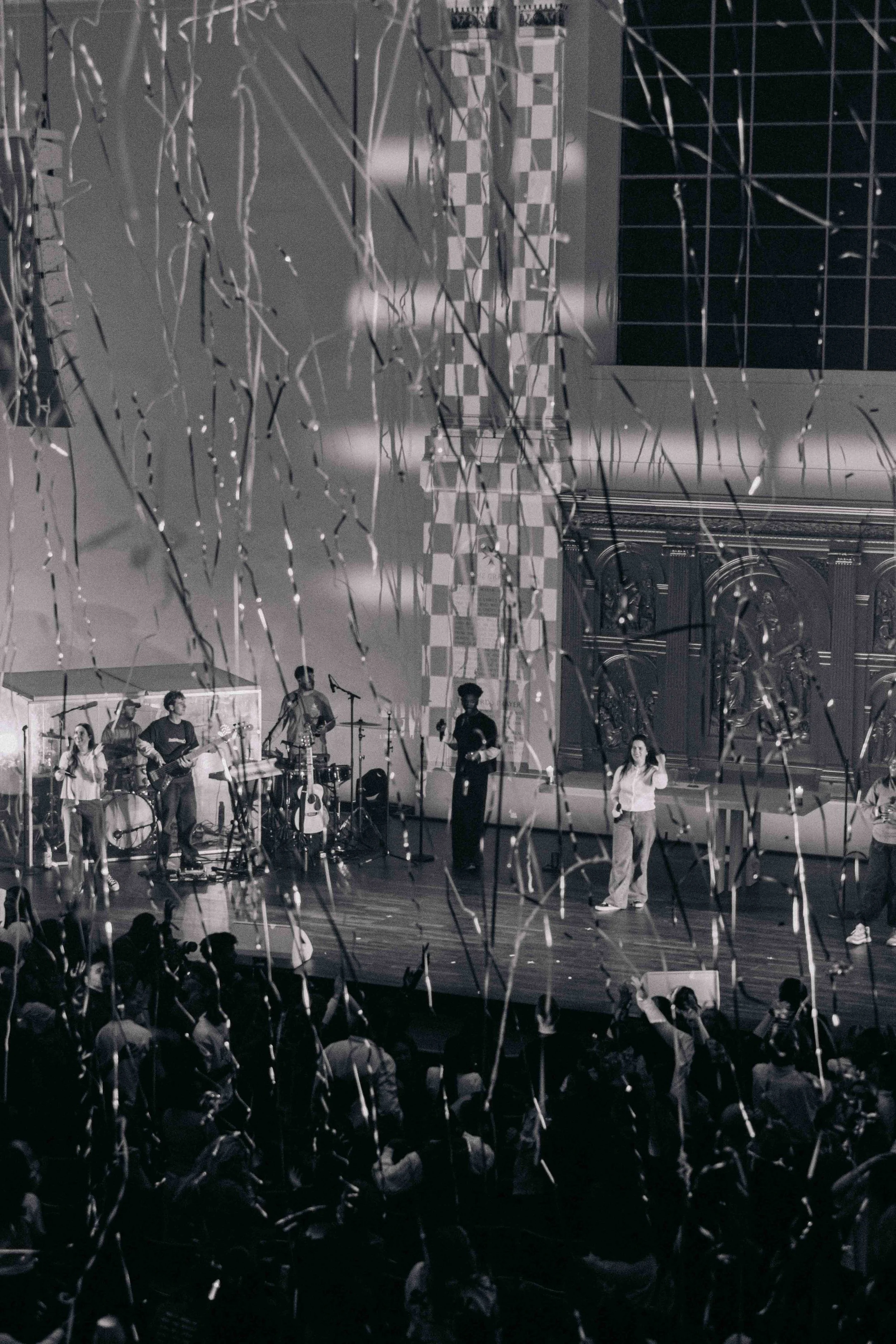 event-photography-london-live-concert-crowd-confetti-zhasmin.jpg