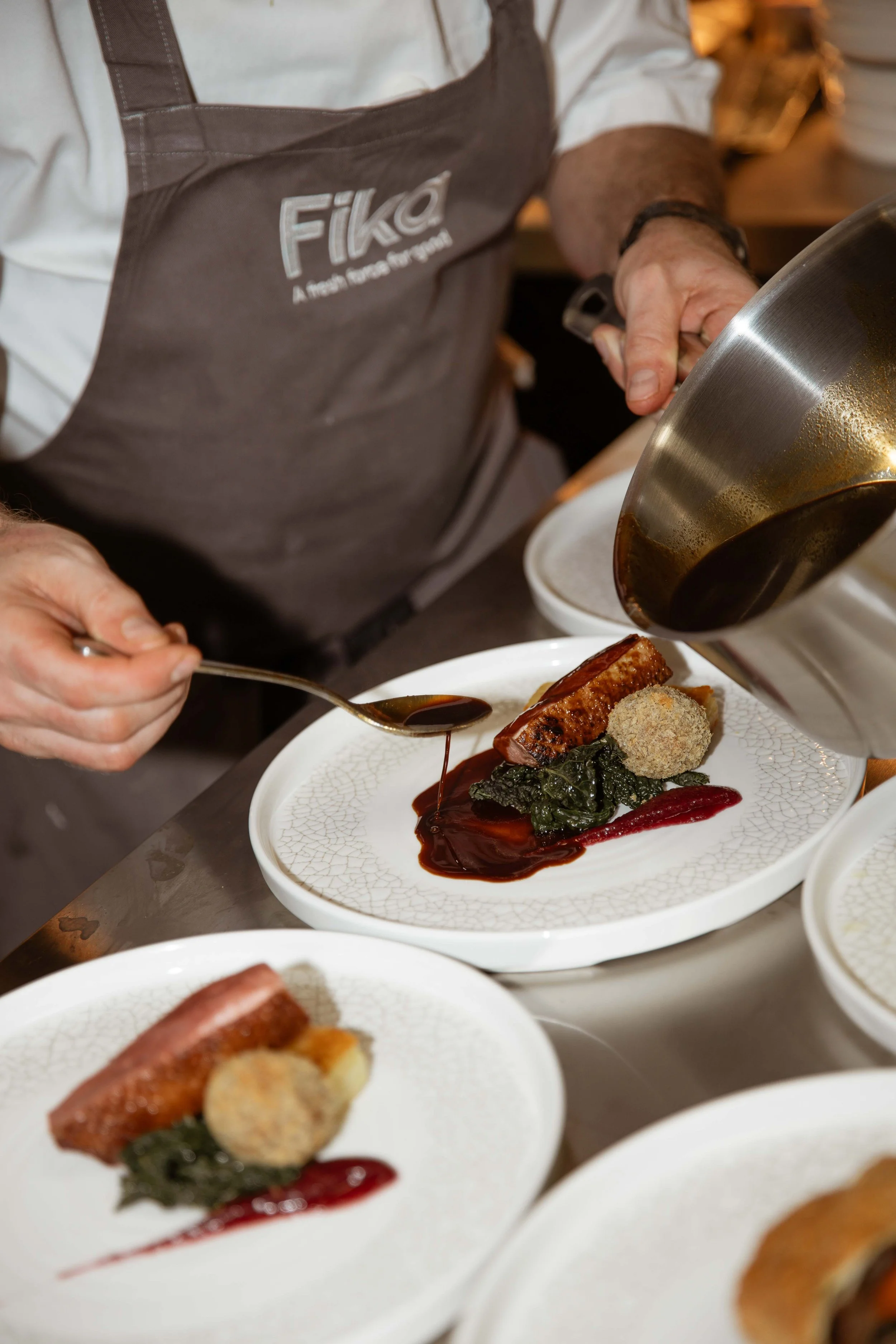 event-photography-london-chef-plating-fine-dining-food-zhasmin.jpg