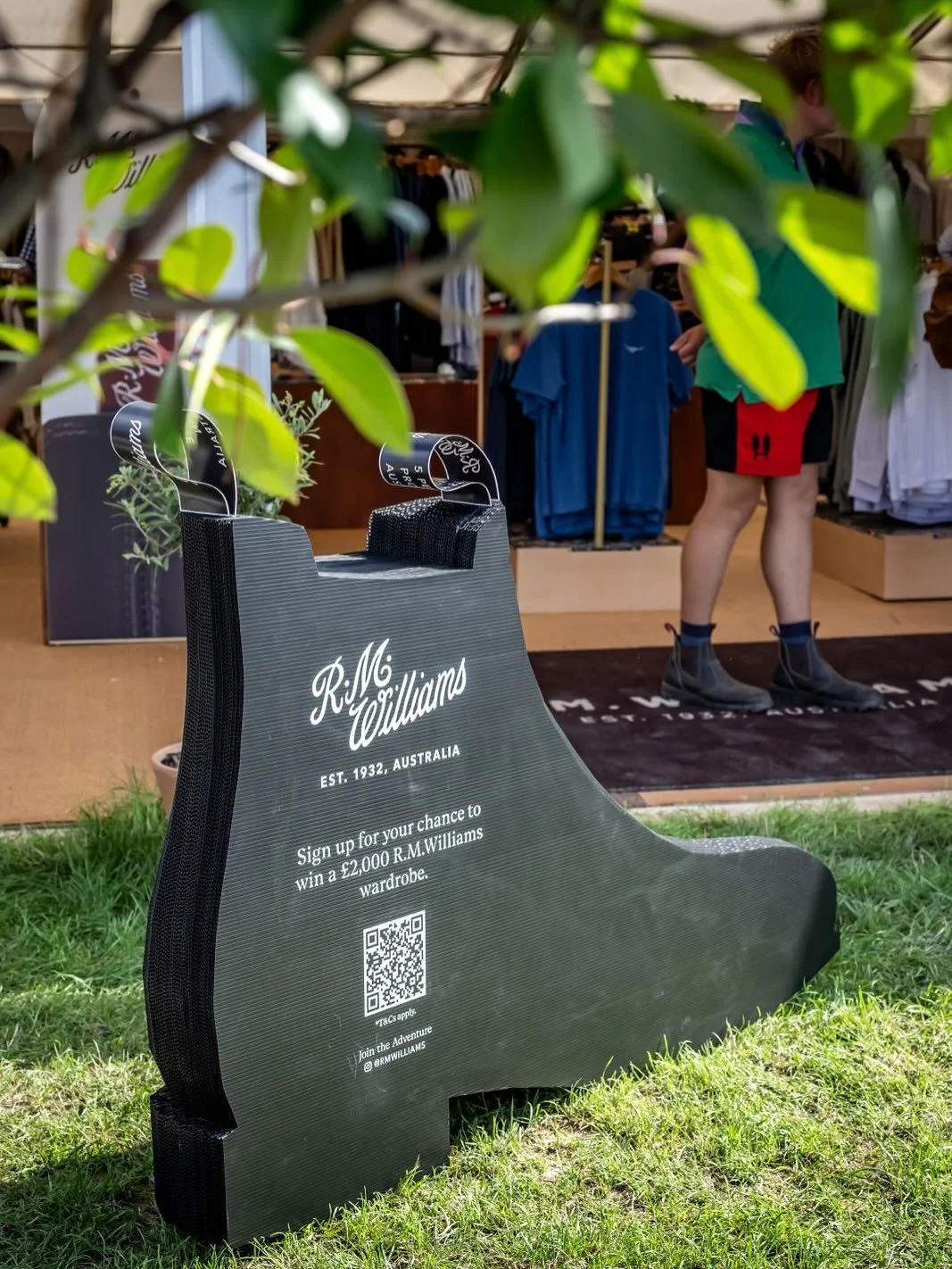 Always a pleasure to work with R. M. Williams. Here&rsquo;s their 2025 game fair event. We made the large 3D boots, games and QR code display all in our workshop ☺️

#rmwilliams #outdoordisplay #funtimes #outdoorgames #sceniccarpentry #welovewhatwedo