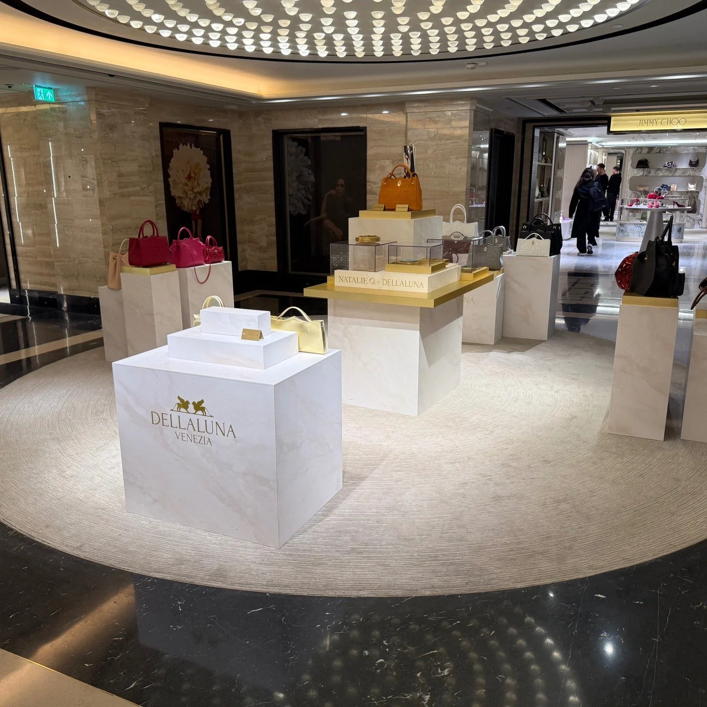 We&rsquo;ve crafted bespoke MDF plinths for @dellalunavenezia in @harrods , fully vinyl-wrapped in a stunning marble effect&mdash;produced and installed entirely in-house. Every detail designed to elevate the display. 🖤🤍
#RetailDesign #PopUpDisplay