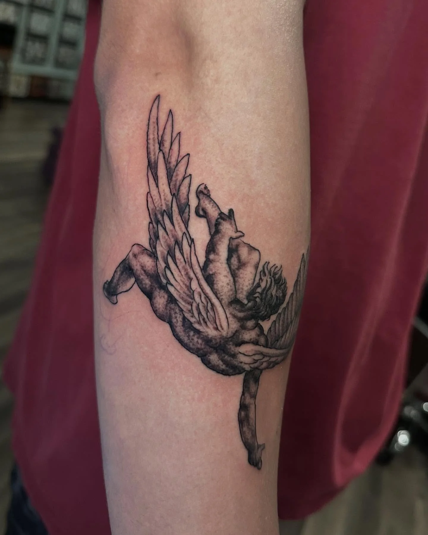 Appointments &amp; walk-ins available 12-7 PM ⏳Call or text us about same-day availability 📲 (706) 240-0062 @tomorrow_tattoo Piece by @lennytmw 
&bull;
#georgiatattooartist #athensga #georgiatattoo #fivepointsathens #athensgatattoo #tomorrowtattooat
