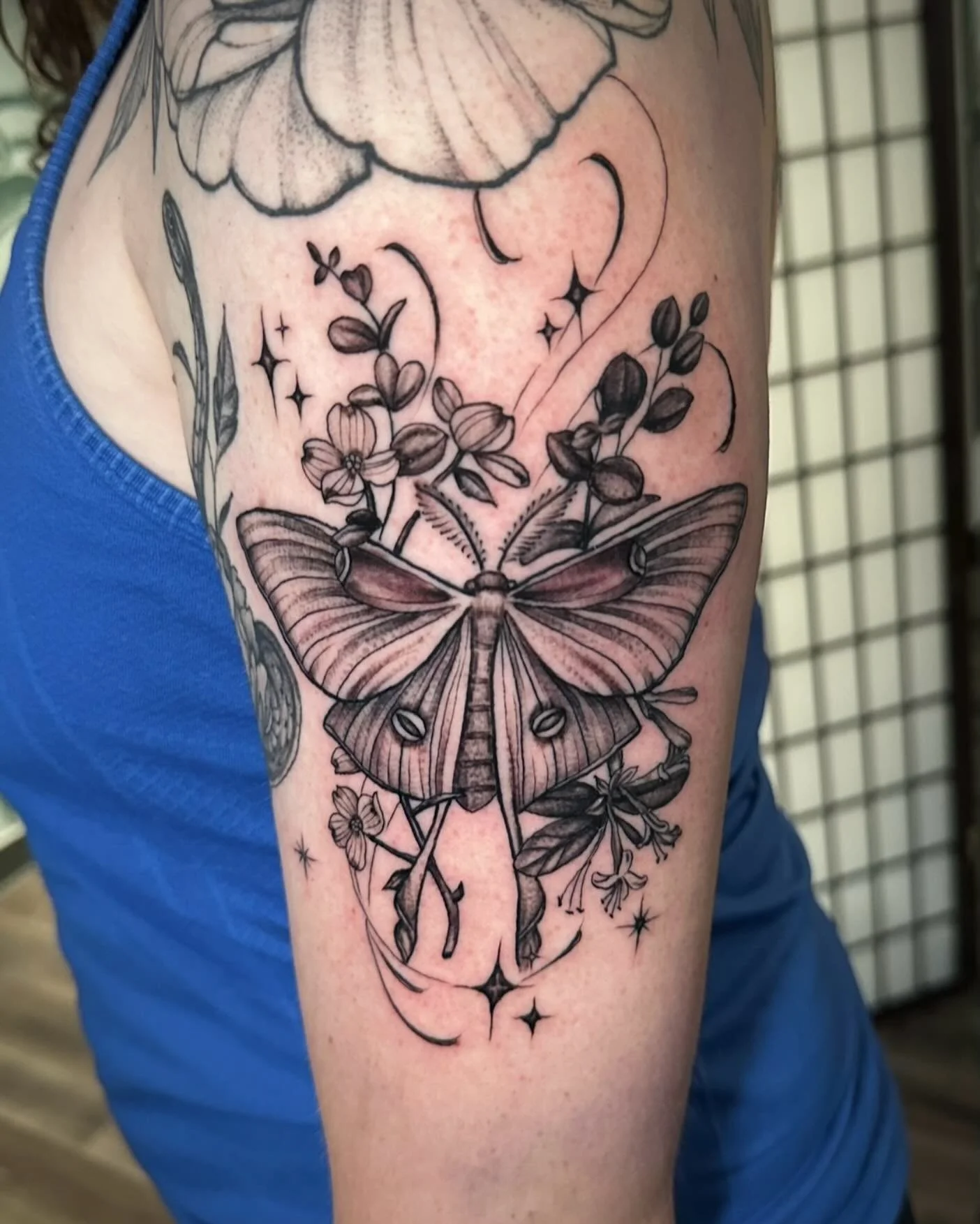 Appointments &amp; walk-ins available 12-7 PM ⏳Call or text us about same-day availability 📲 (706) 240-0062 @tomorrow_tattoo Piece by @lennytmw 
&bull;
#georgiatattooartist #athensga #georgiatattoo #fivepointsathens #athensgatattoo #tomorrowtattooat