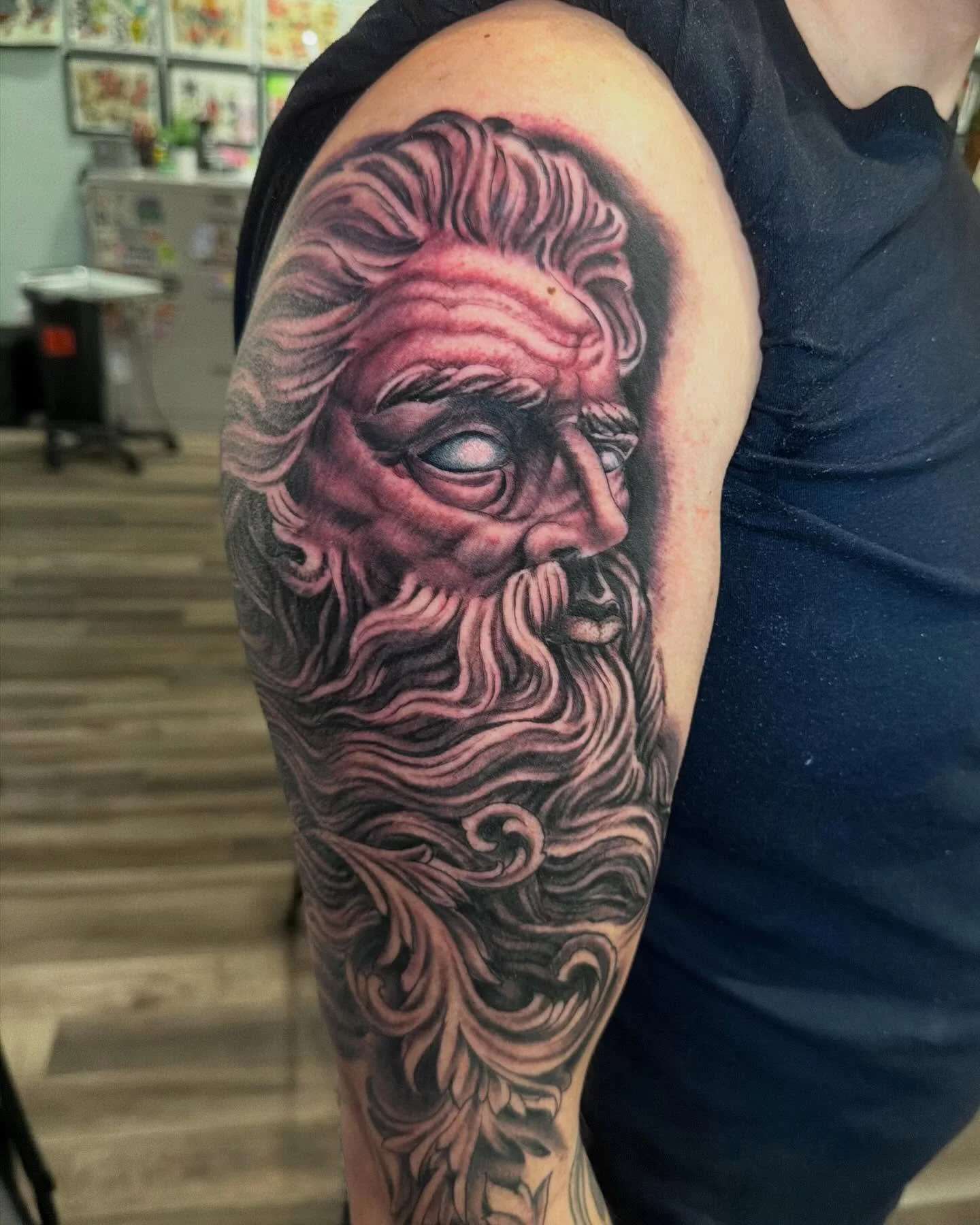 One-shot Zeus tattoo for the very tough Luis. Thanks for hanging out, yall! Walk-ins/Appointments welcome Wed-Monday 12-7:00 PM. Scheduling link in bio 🌩️⛈️🌩️ @tomorrow_tattoo