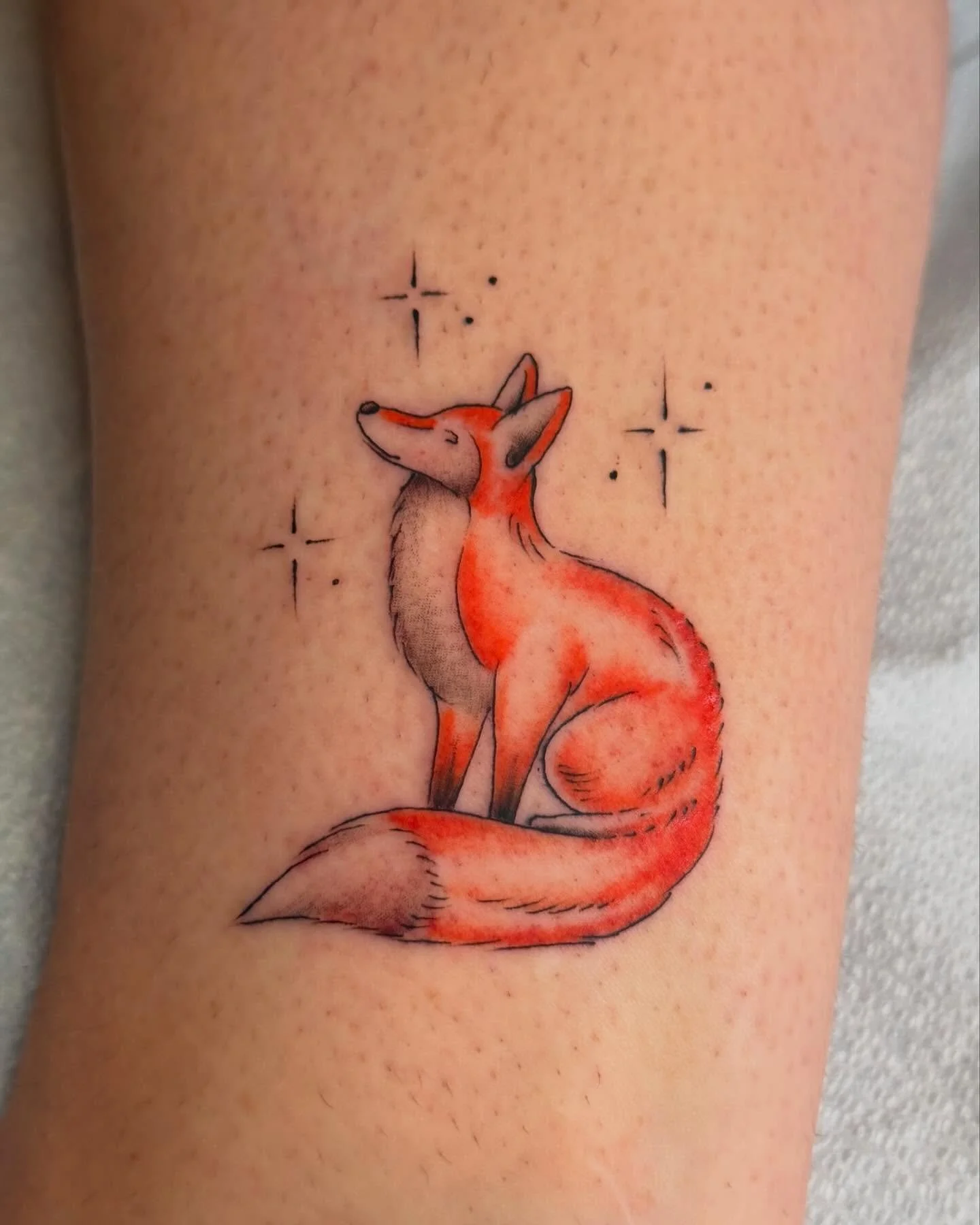 Cute little stylized fox walk-in from yesterday! A nice compliment to go along with your meal from the Pez. Walk on in or make your appointment Wednesday-Monday&rsquo;s 12-7 PM @tomorrow_tattoo 📲 (706) 240-0062