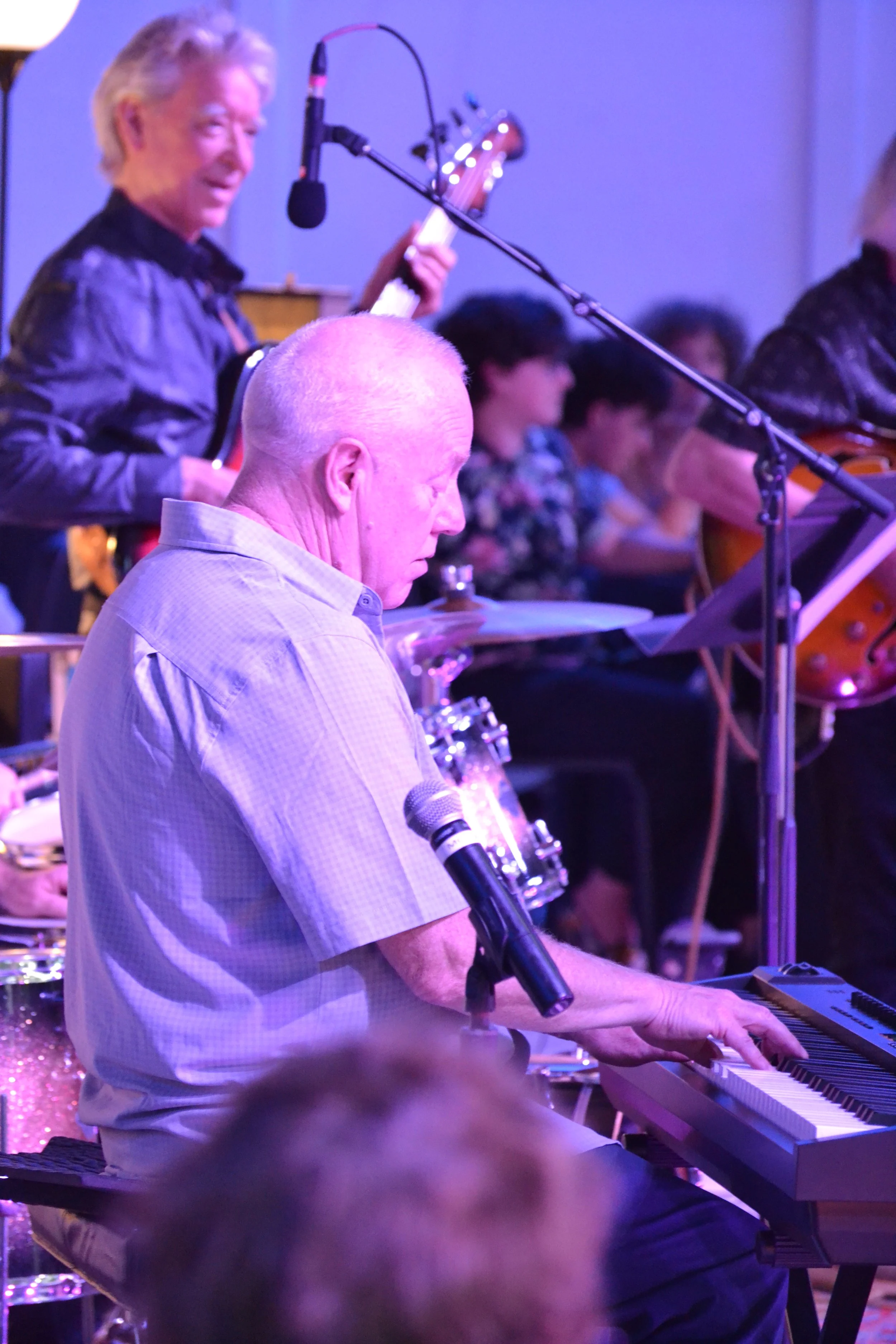 saturday – jeff williams featuring Susan Jeffries holiday brunch – in the performance space