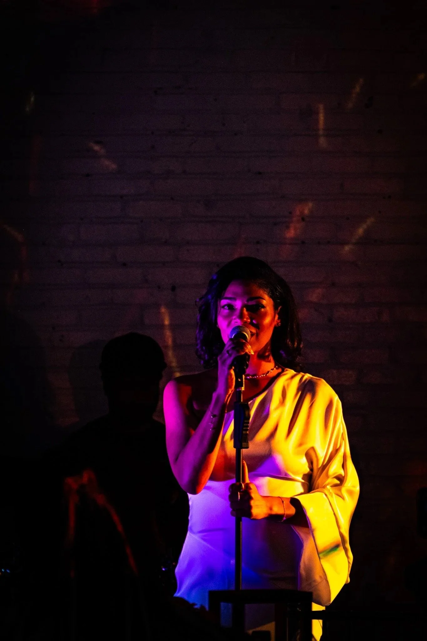 thursday – R&amp;B Soul – Loren Benn – in the performance space