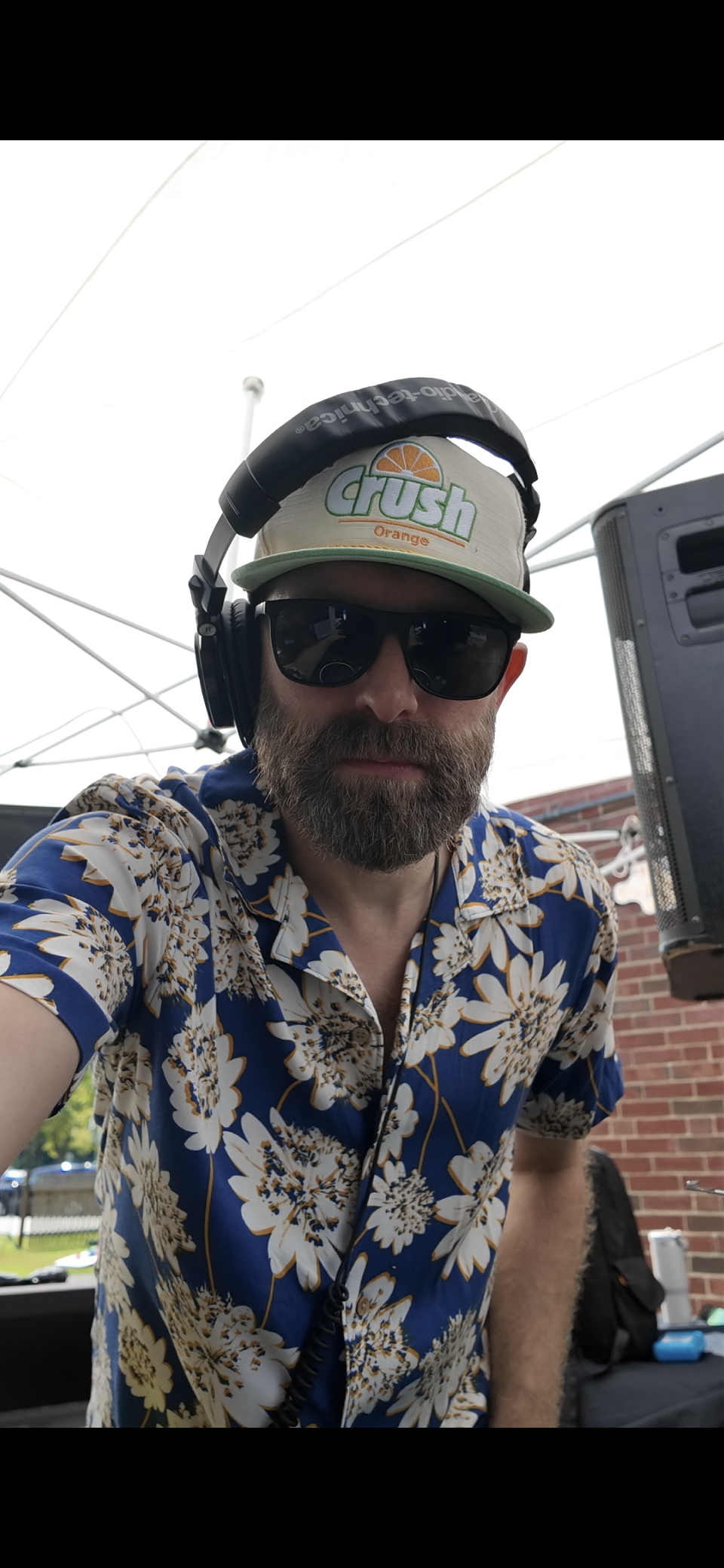 FRIDAY – LATE NIGHT LOU’S – DJ KNIFE – in the lounge 