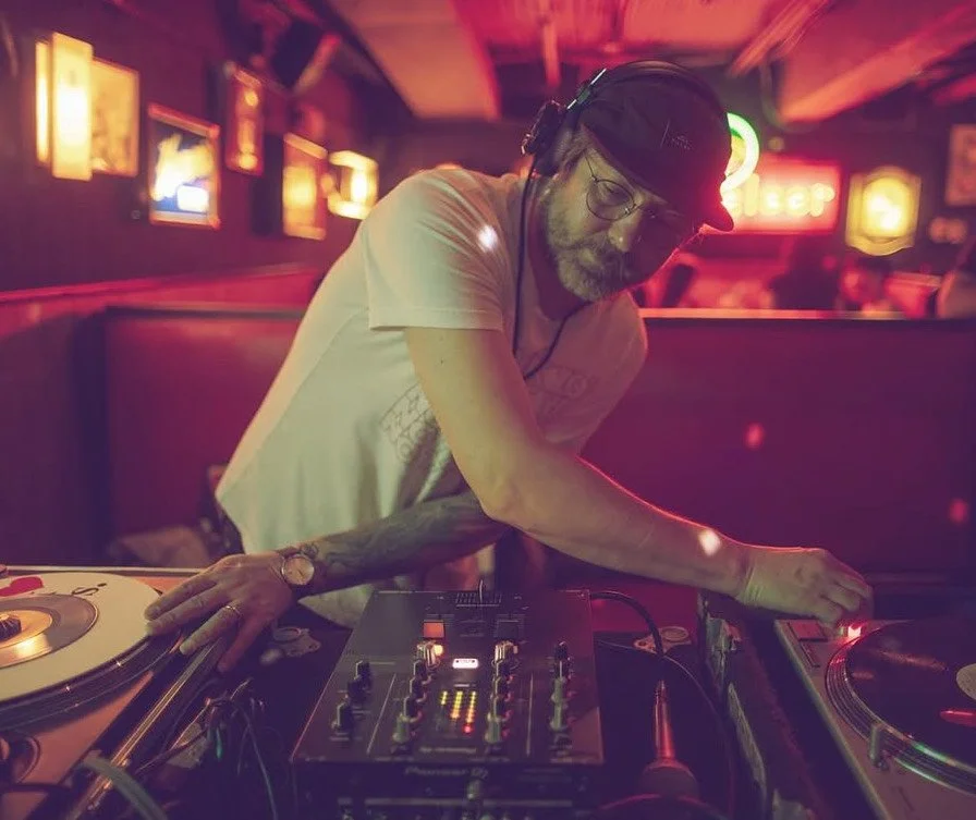 LATE NIGHT LOU’S – ft. dj johnny stevens — in the lounge