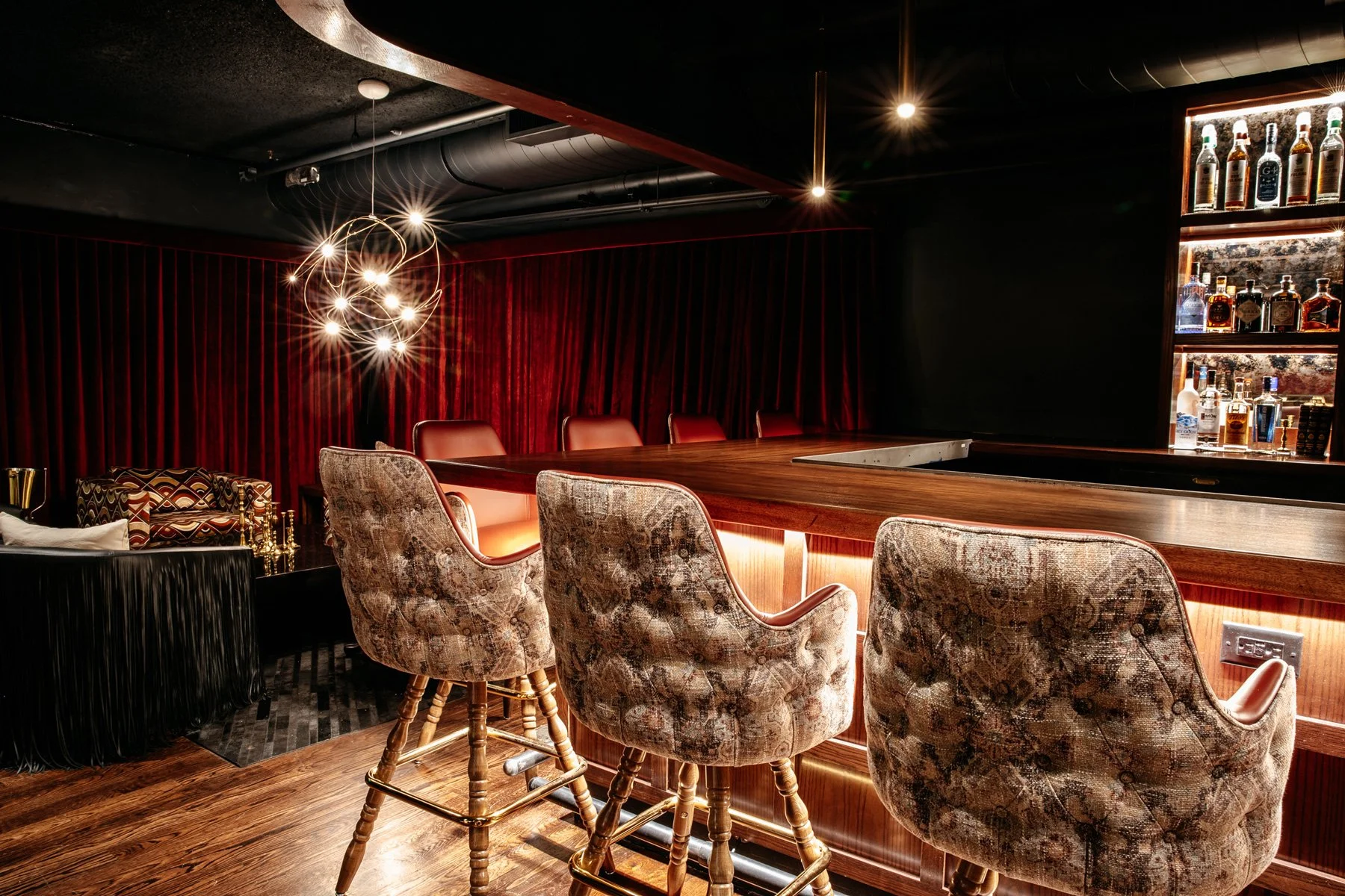 Lous_HarvardSquare_PerformanceLounge_Hero_3.jpg