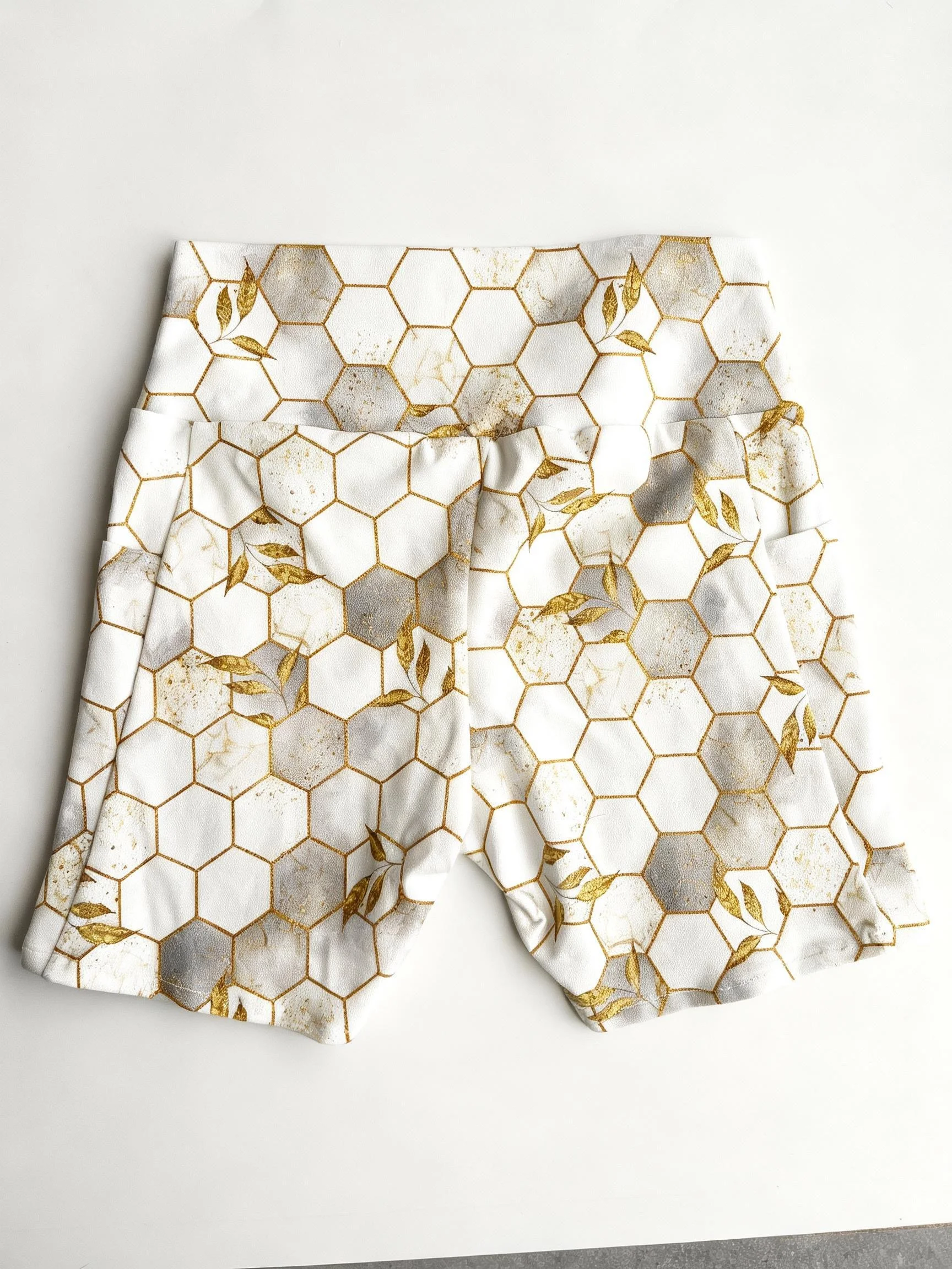 Freya Shorts in Honeycomb