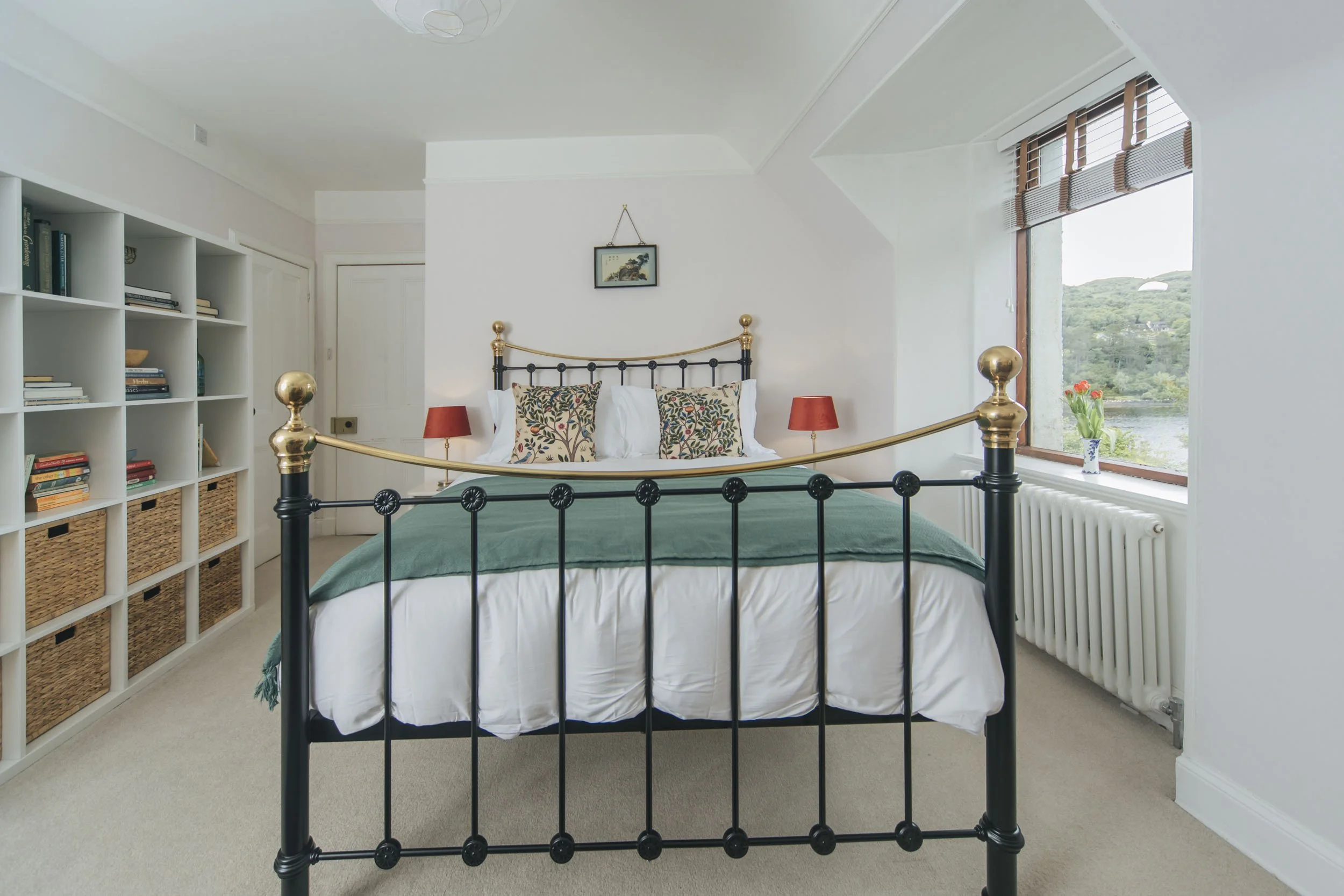 The Blue House self catering portree ensuite bedroom (11).jpg