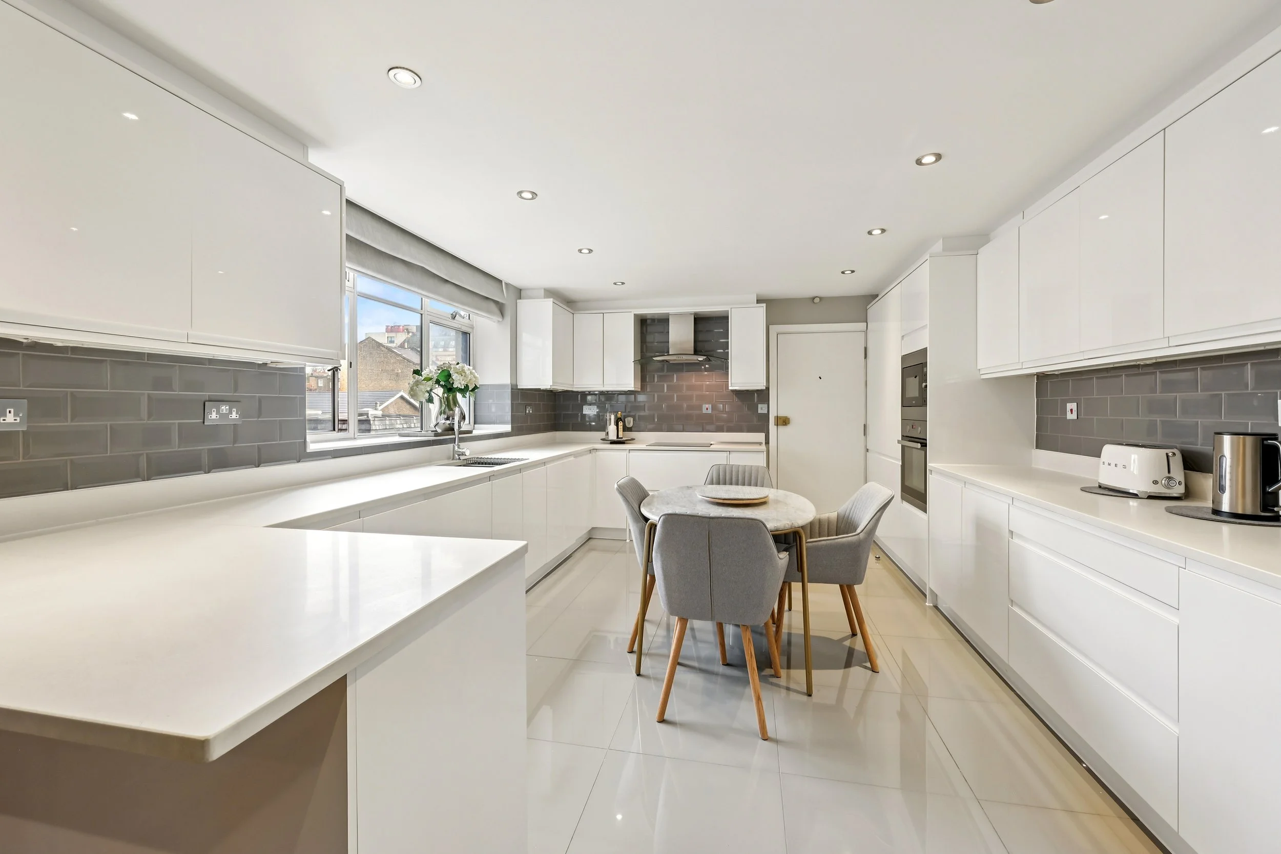 2. Flat 8, 10 Lowndes Square (9).jpg