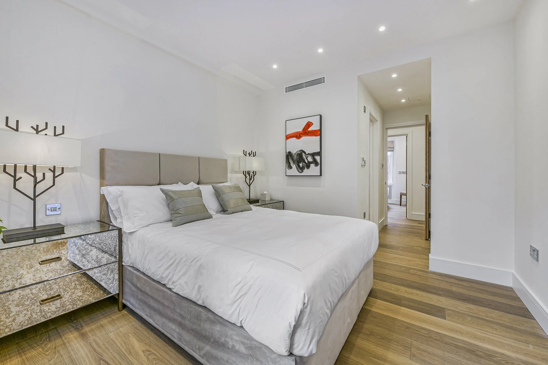 Iles Property Flat 1, 1 Lowndes Square (19).jpg