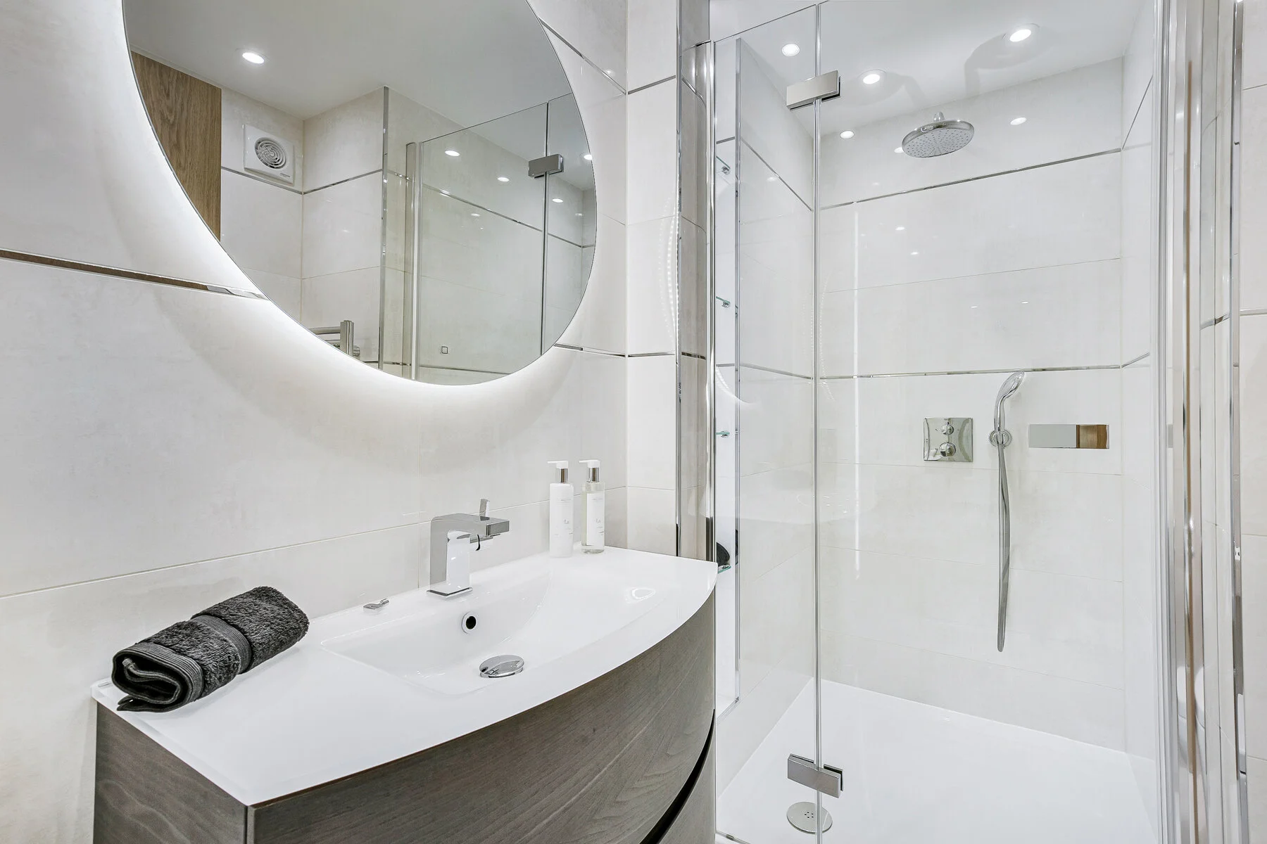 Iles Property Flat 1, 1 Lowndes Square (17).jpg