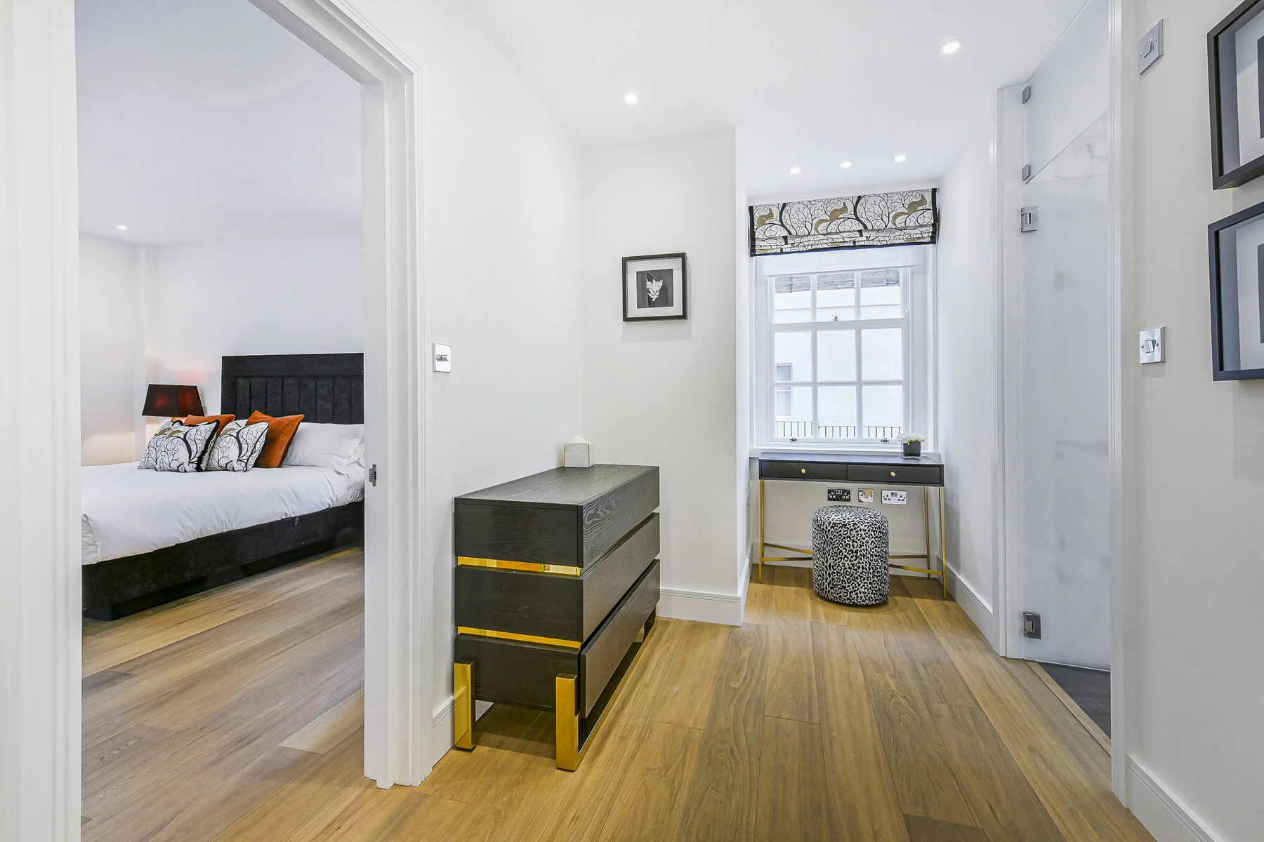Iles Property Flat 1, 1 Lowndes Square (10).jpg