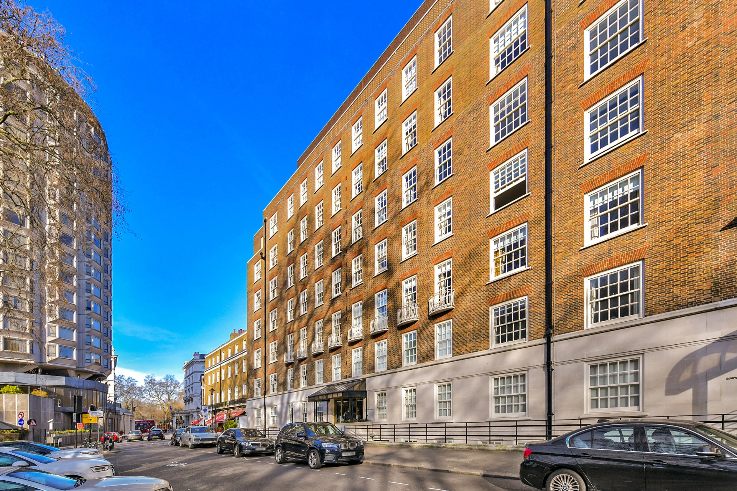 Iles Flat 1B, 1 Lowndes Square (1).jpg