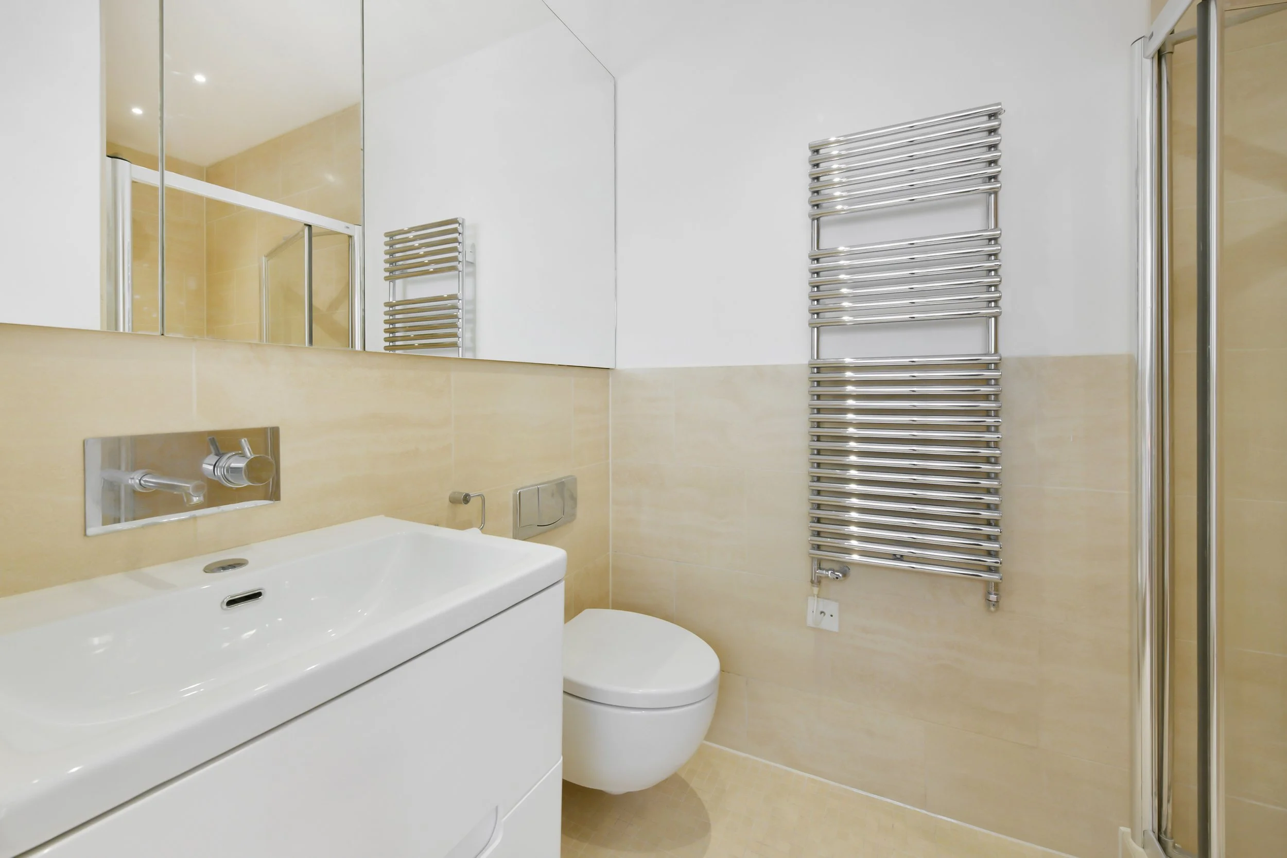 Iles, 6a Shaftesbury Villas, Allen Street (14).jpg