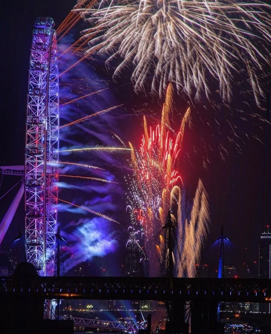 A very Happy New Year to all, from the Iles Prime Property team! Here&rsquo;s to 2023 🥂

📸 @lakudavies 

-

#happynewyear #london #fireworks #nye #2023 #ilesprimeproperty #ilesproperty #londonproperty #londonlife #bigben #londoneye