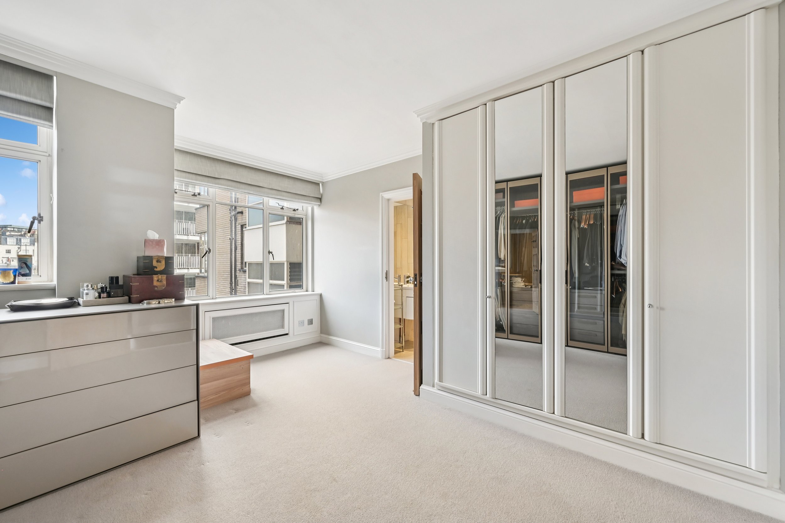 8. Flat 8, 10 Lowndes Square (16).jpg