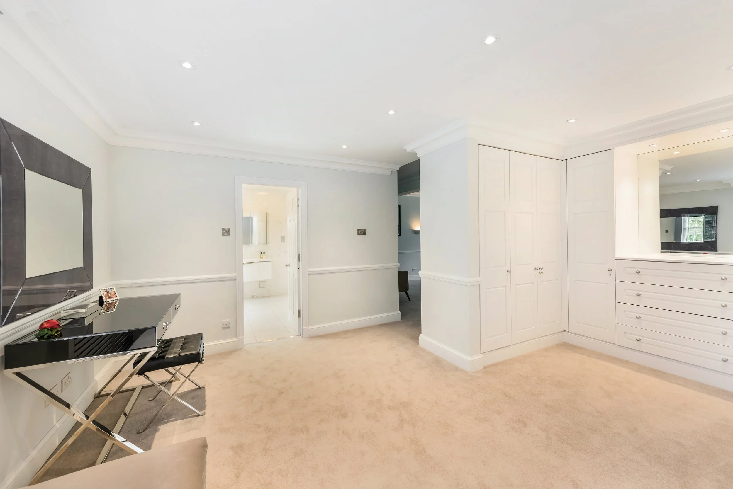 ILES Flat 6, 44 Lowndes Square  (3).jpg
