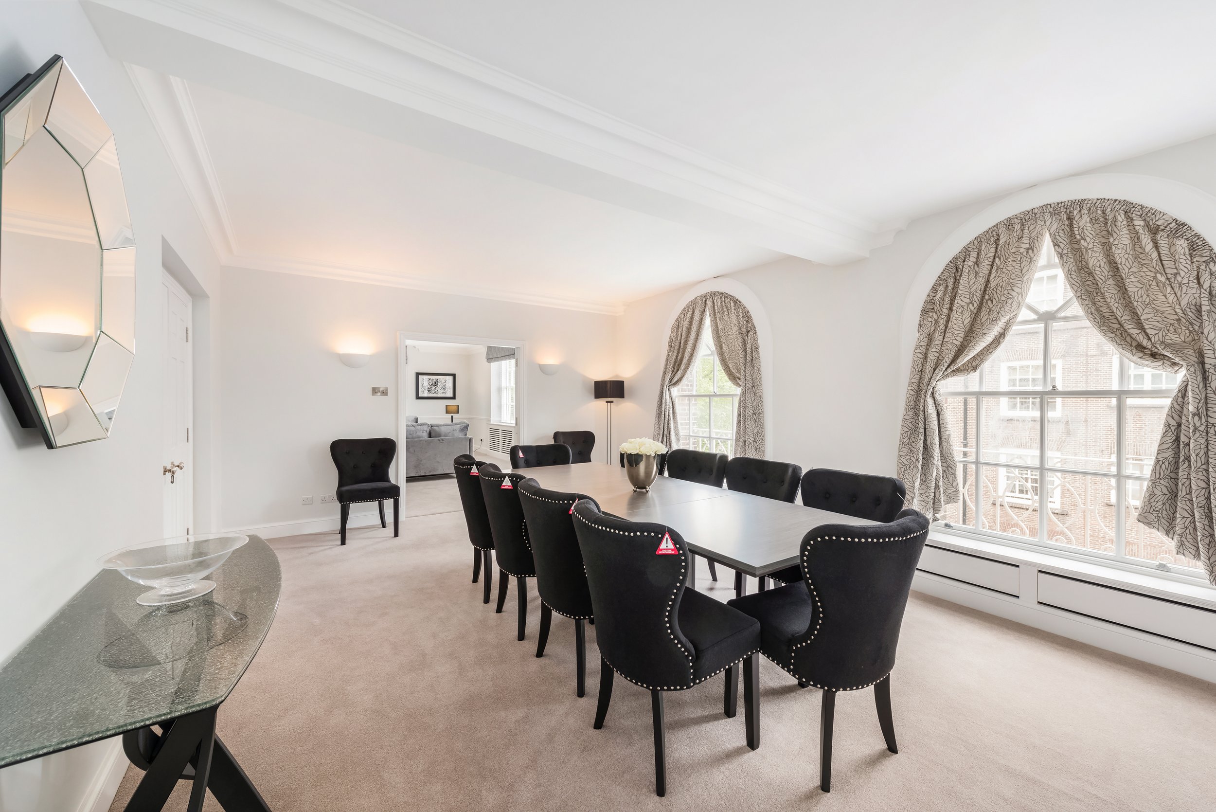 ILES Flat 6, 44 Lowndes Square  (14).jpg