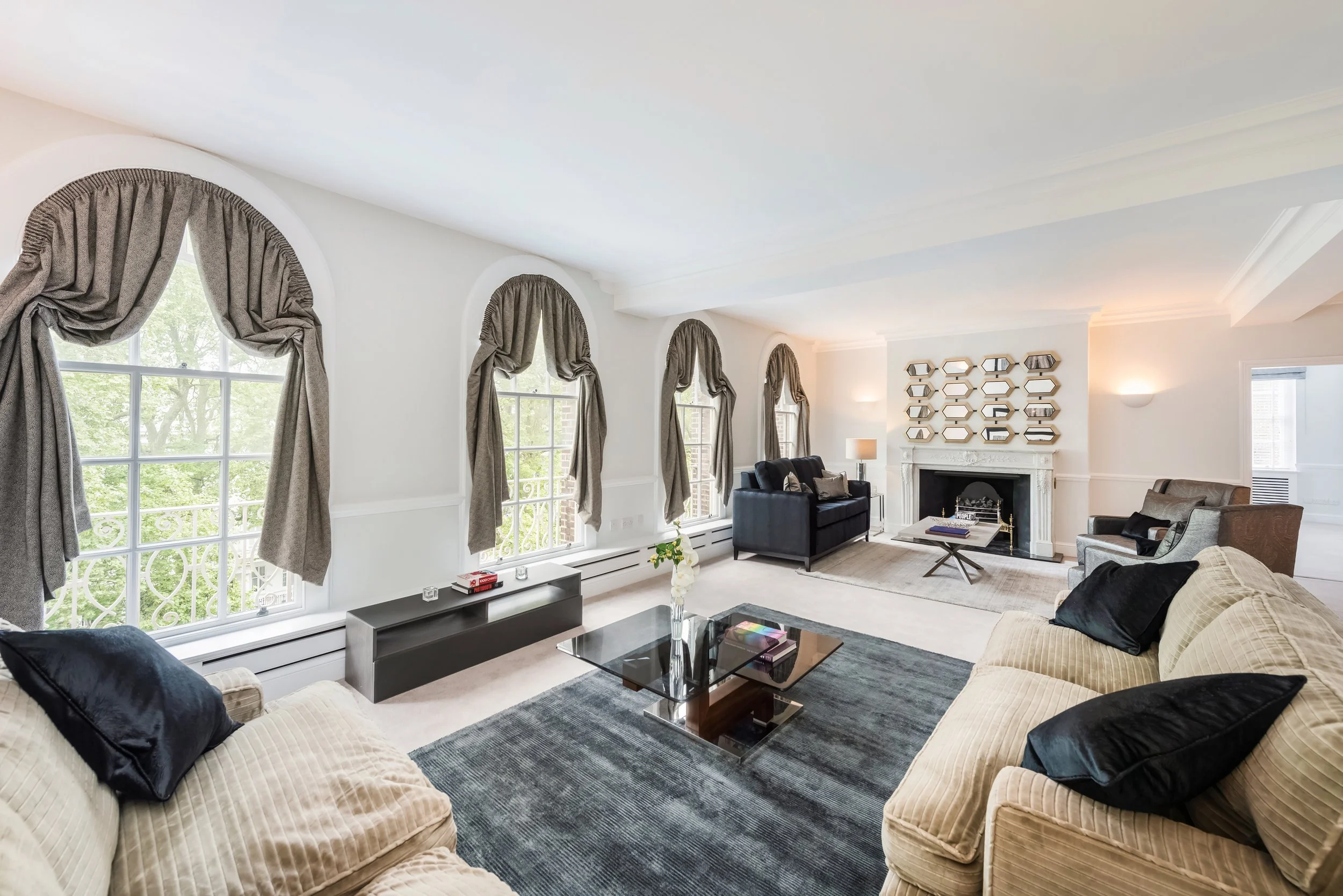 ILES Flat 6, 44 Lowndes Square  (10).jpg