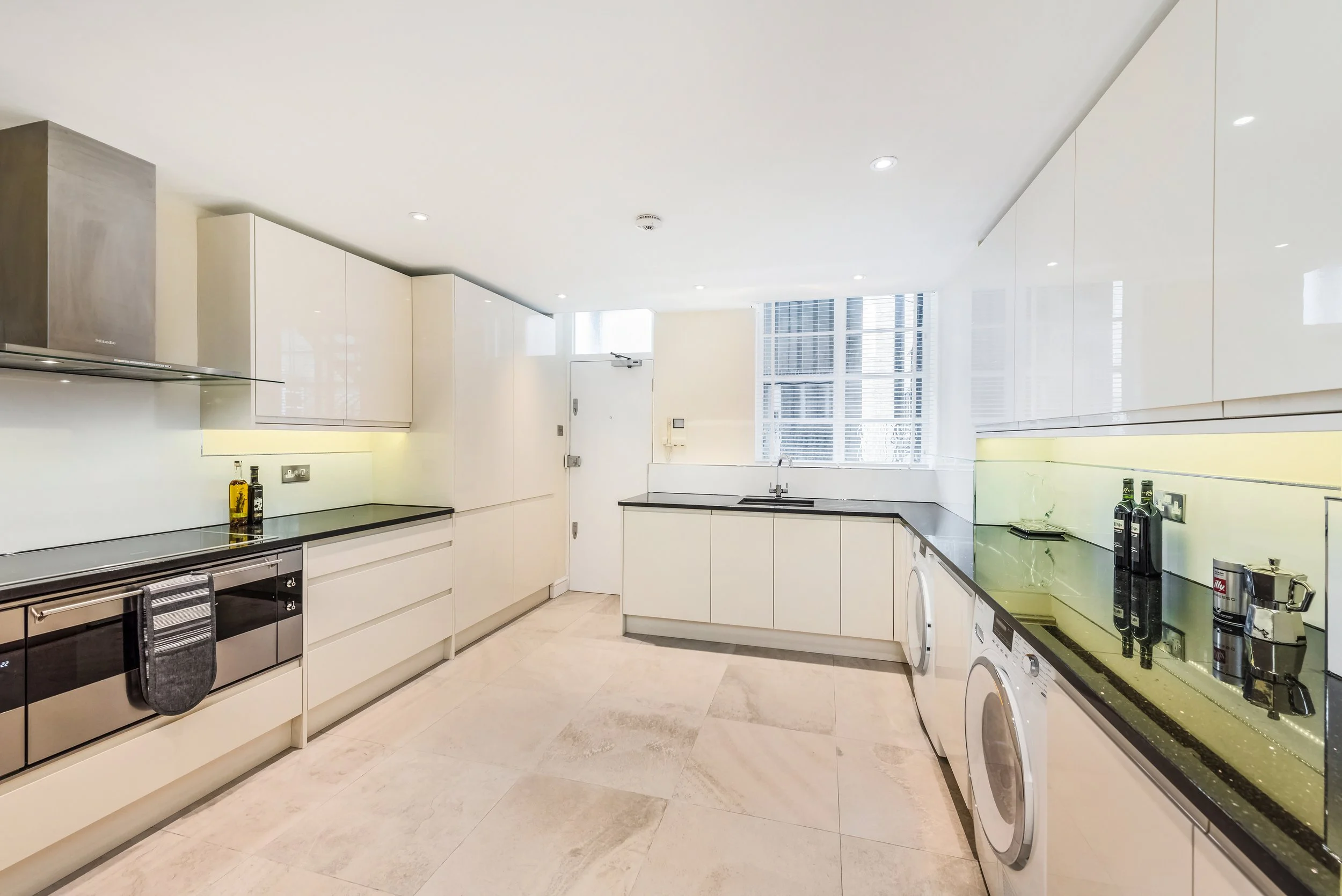ILES Flat 6, 44 Lowndes Square  (15).jpg